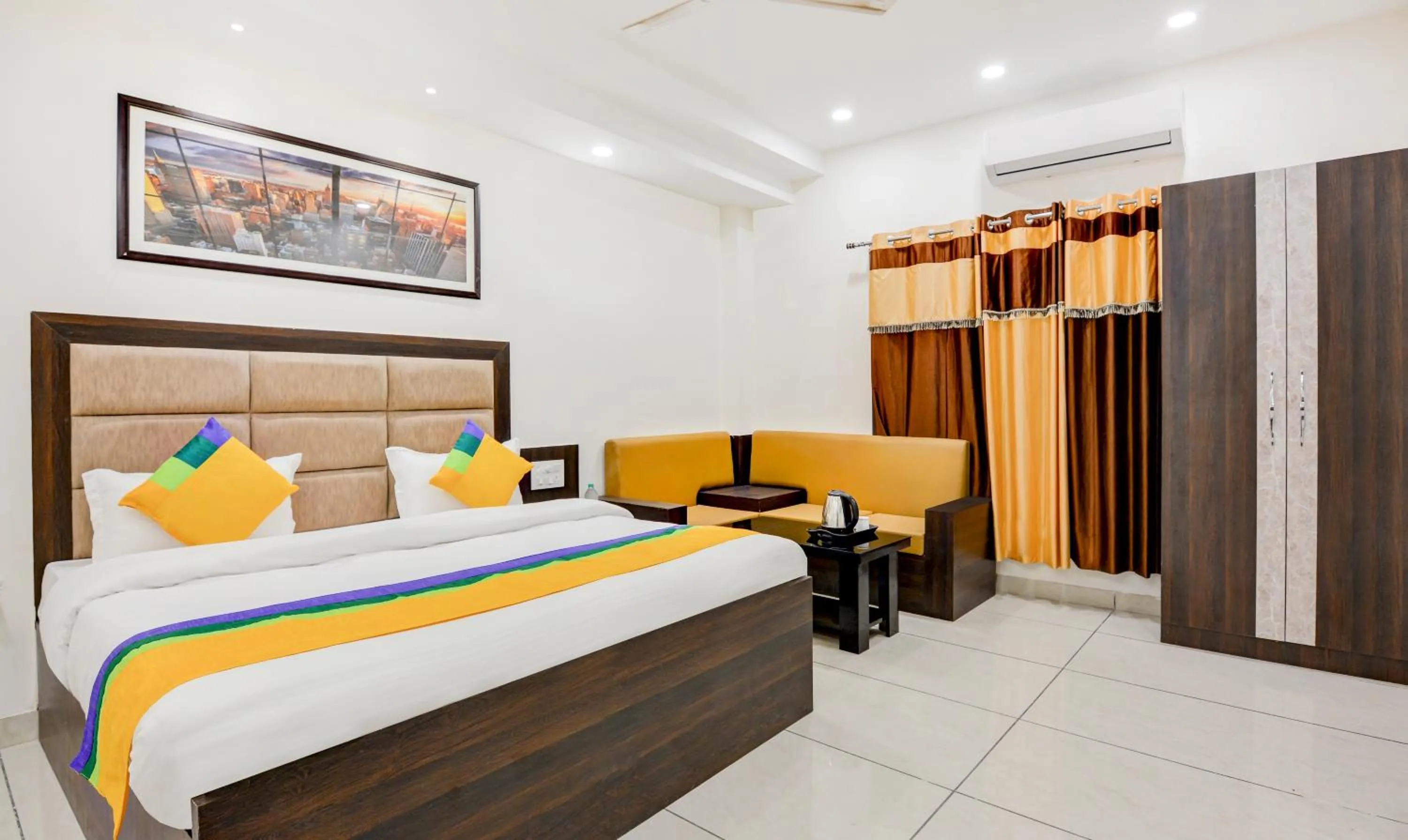 Bedroom, Bed in Itsy Hotels K K Residency Staywell