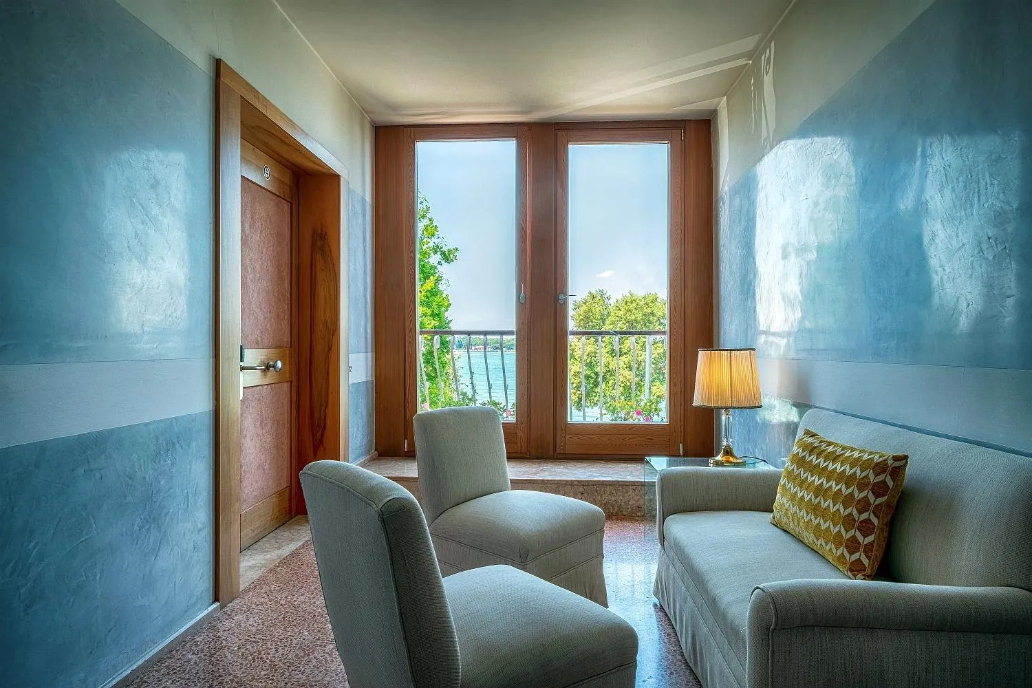 Communal lounge/ TV room in Hotel Villa Mabapa