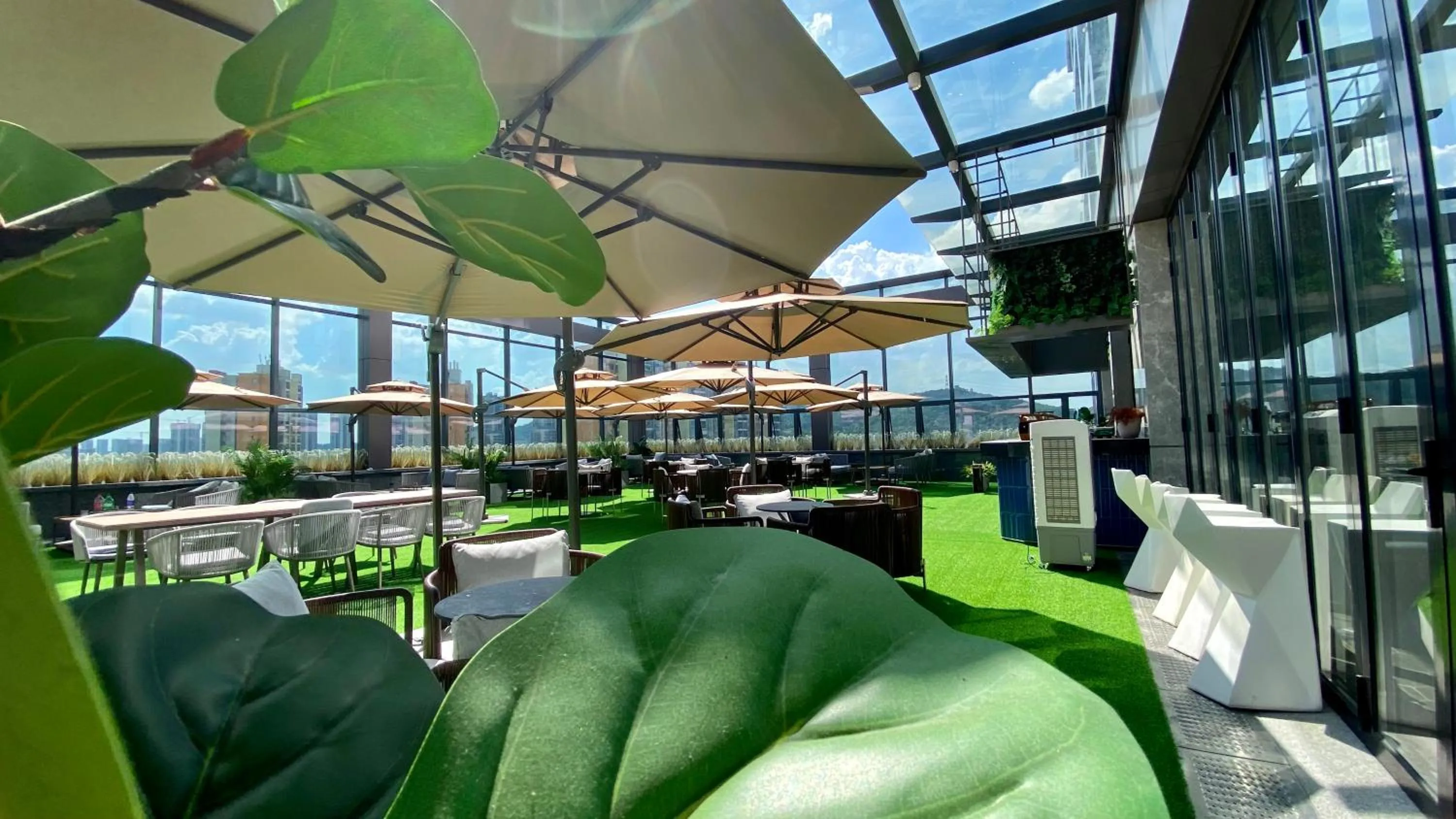 Restaurant/places to eat in Hampton by Hilton Guangzhou Jinshazhou