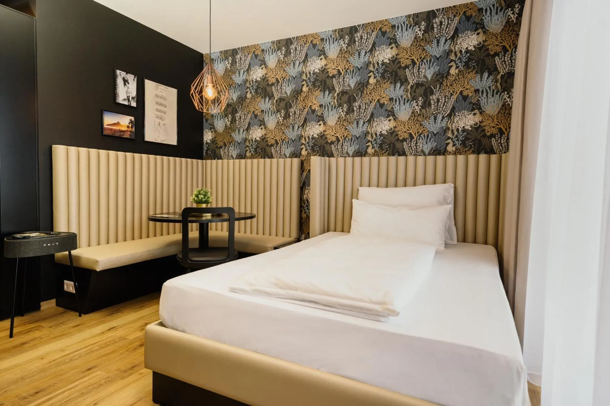 Photo of the whole room, Bed in Rioca Neu-Ulm Posto 5