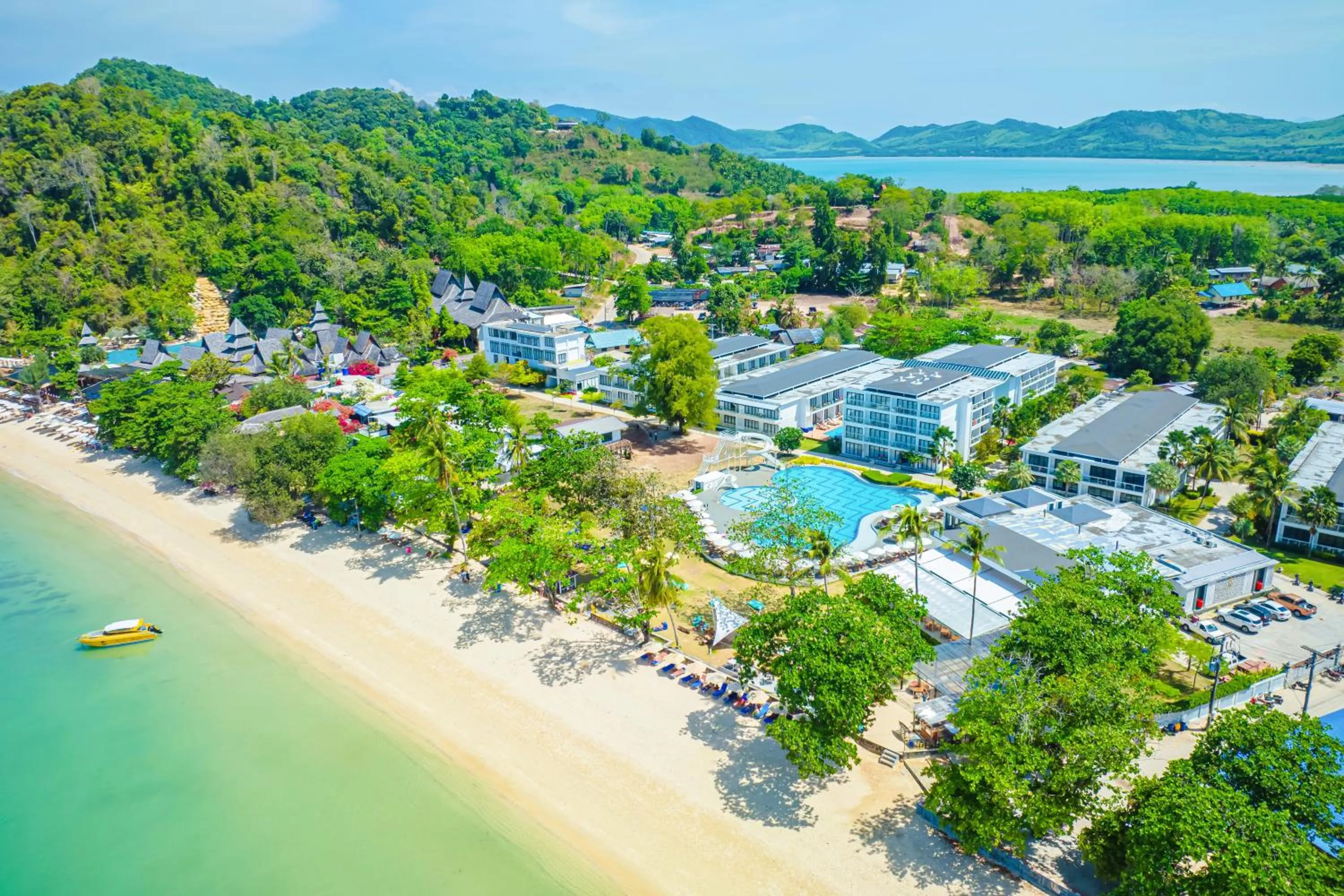 Property building in Royal Yao Yai Island Beach Resort