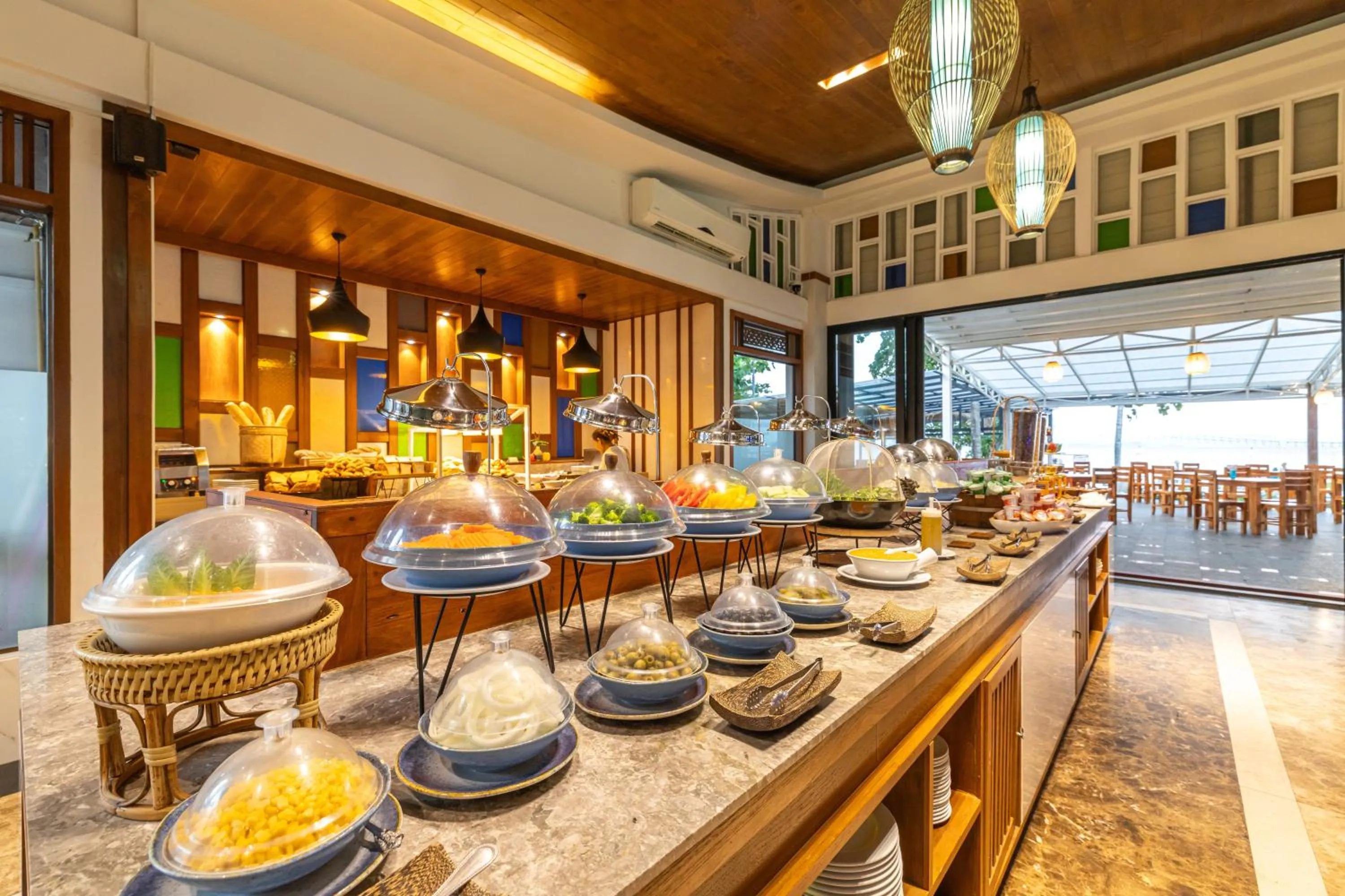 Food and drinks in Royal Yao Yai Island Beach Resort