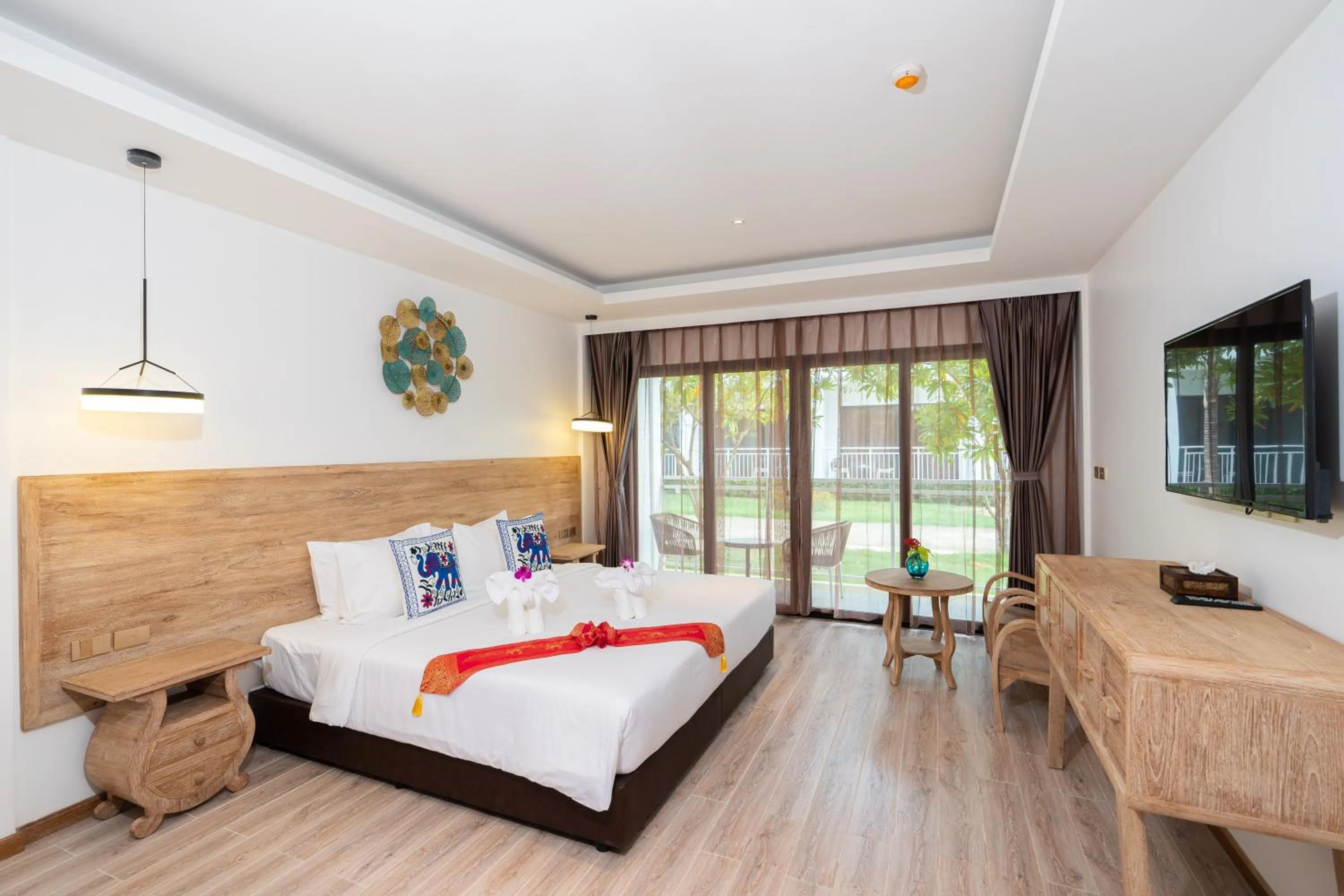 Bedroom, Bed in Royal Yao Yai Island Beach Resort