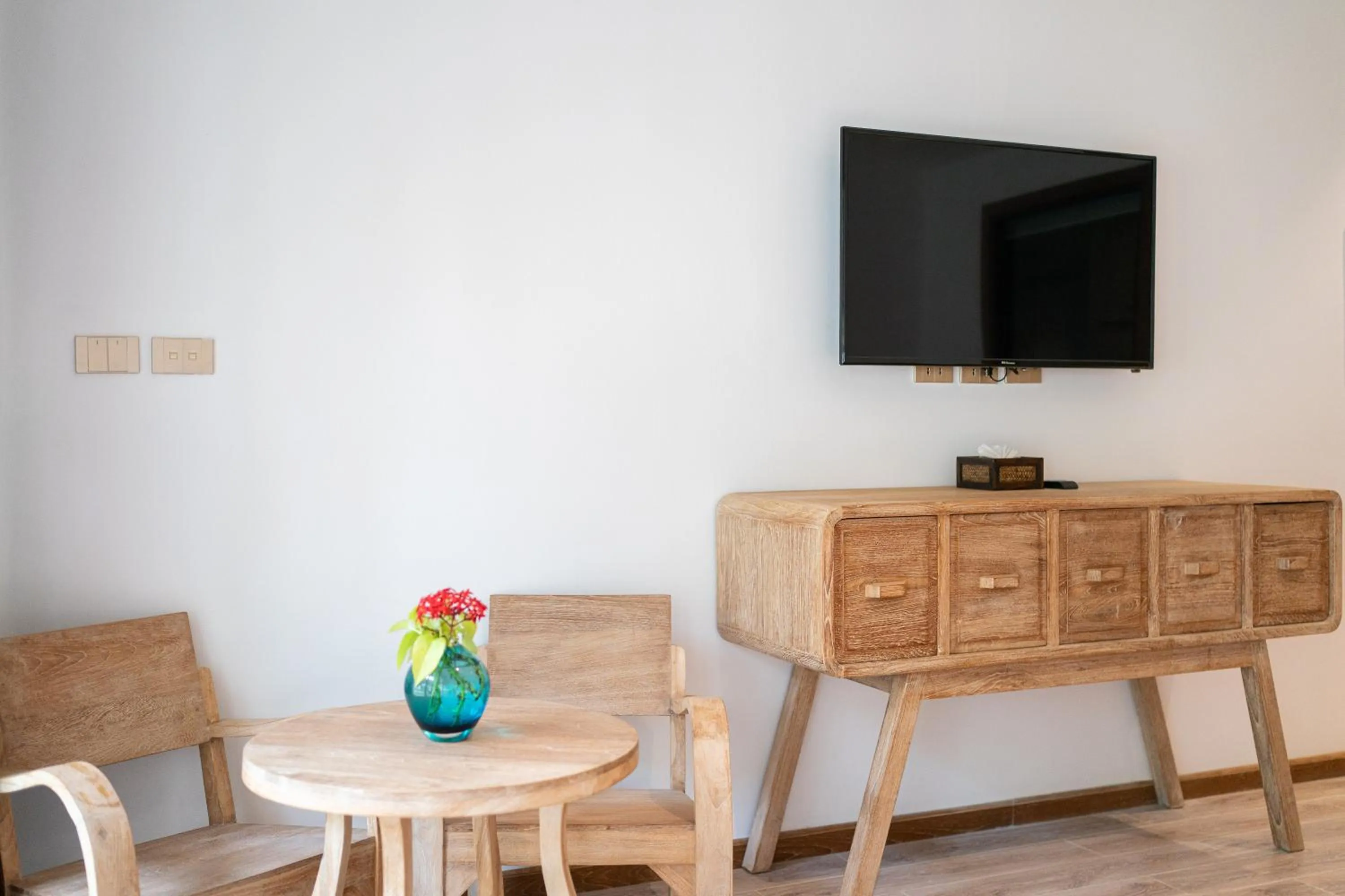 TV and multimedia in Royal Yao Yai Island Beach Resort