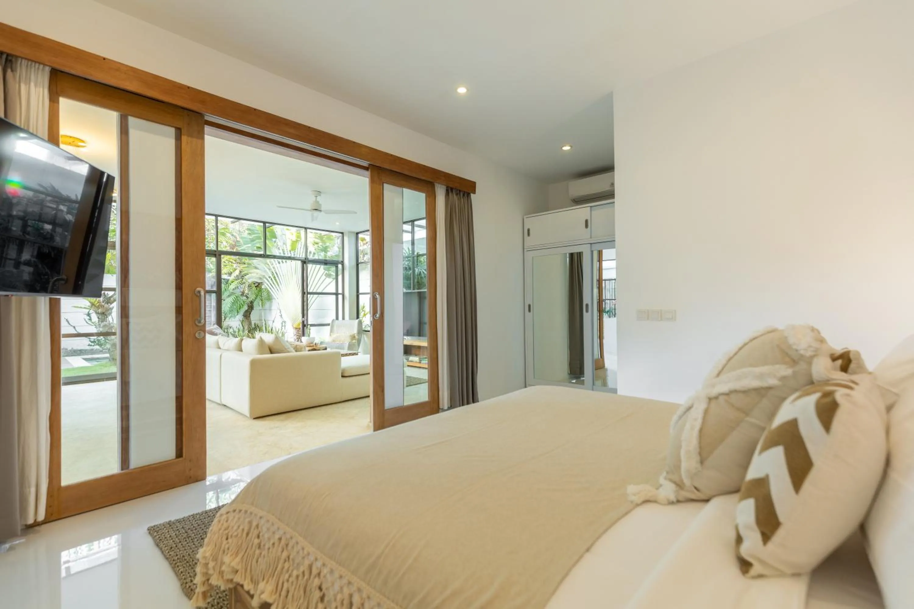 Bedroom, Bed in Villa Lumut 3 Bedrooms Central Seminyak