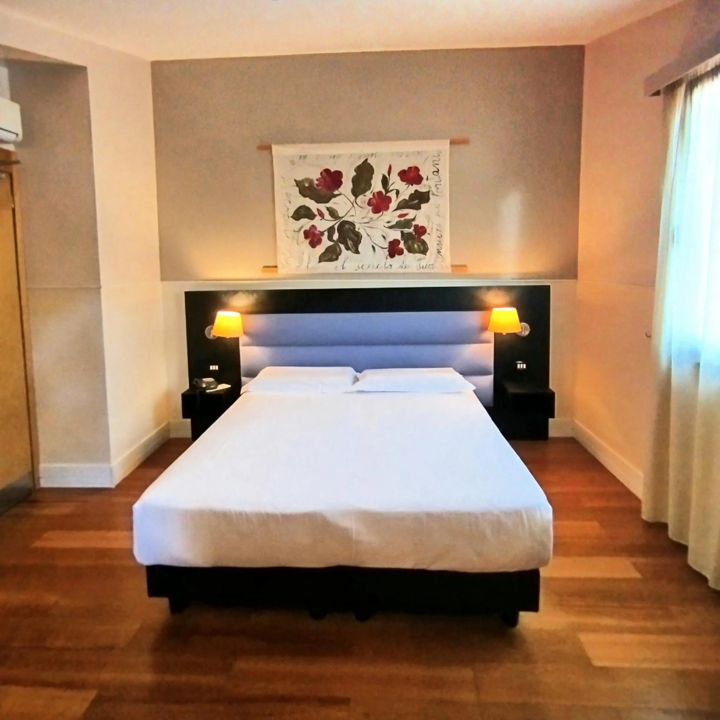 Bedroom, Bed in Hotel Aphrodite