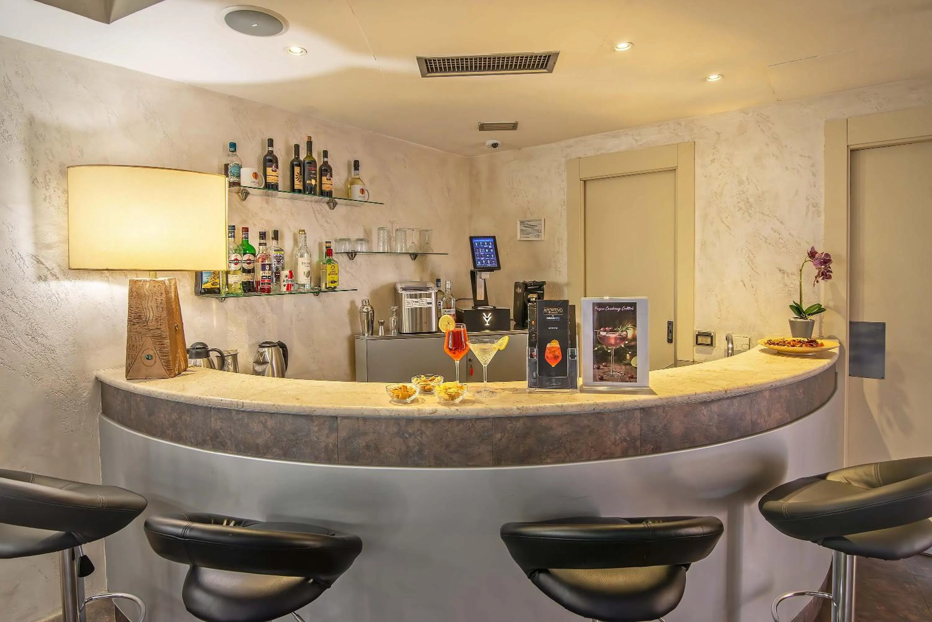 Lounge or bar in Hotel Aphrodite