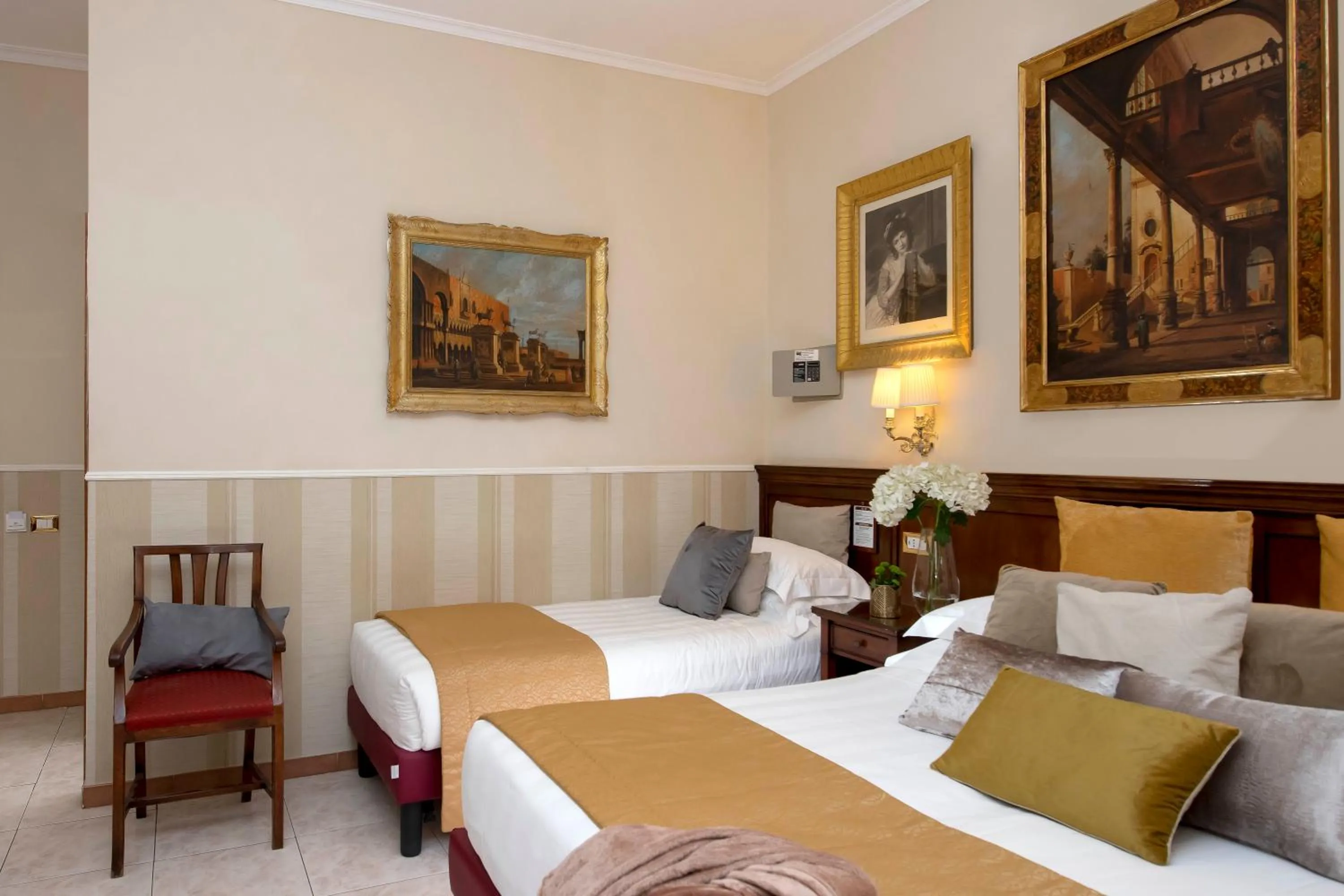 Bedroom, Bed in Hotel Des Artistes Roma