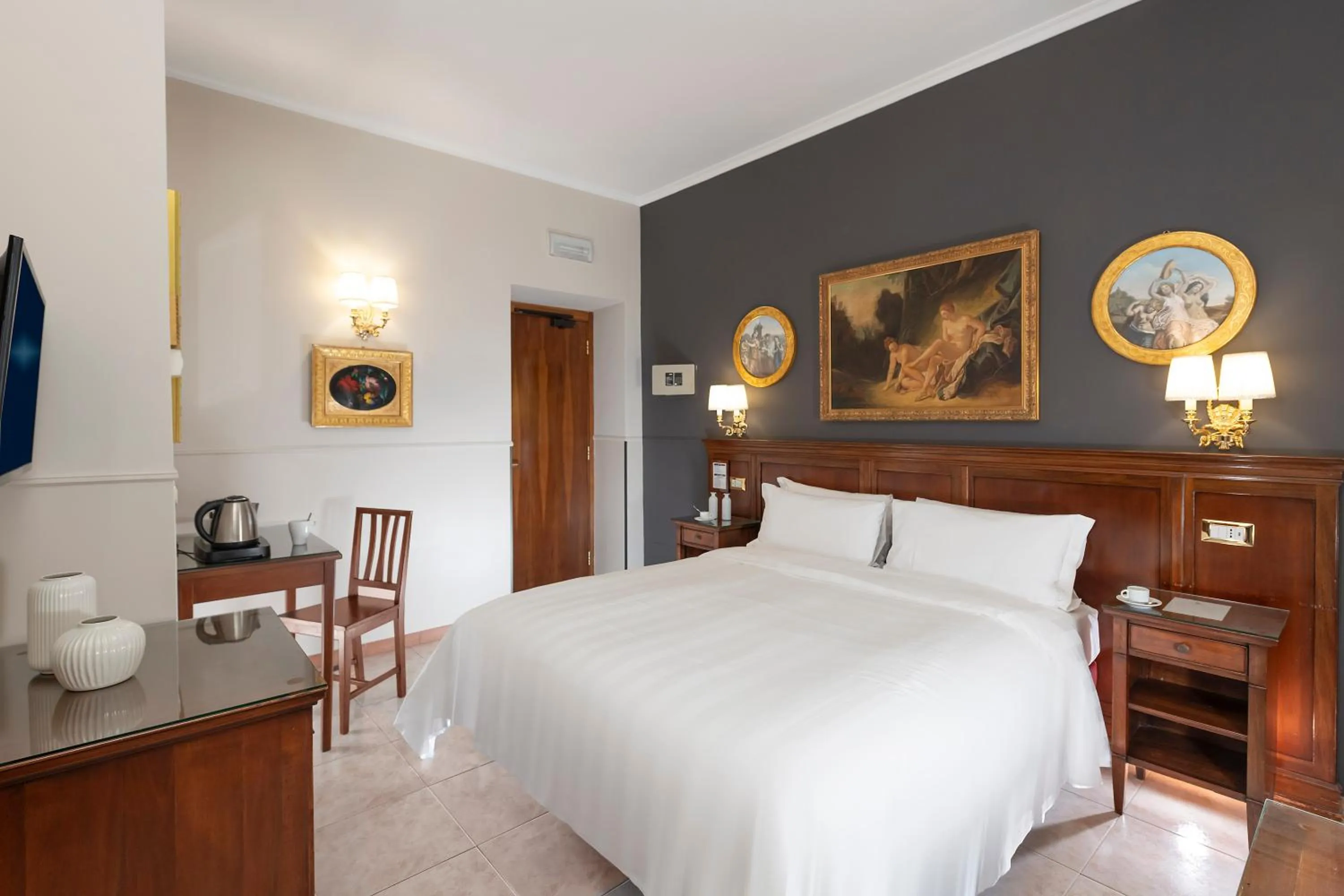 Photo of the whole room, Bed in Hotel Des Artistes Roma