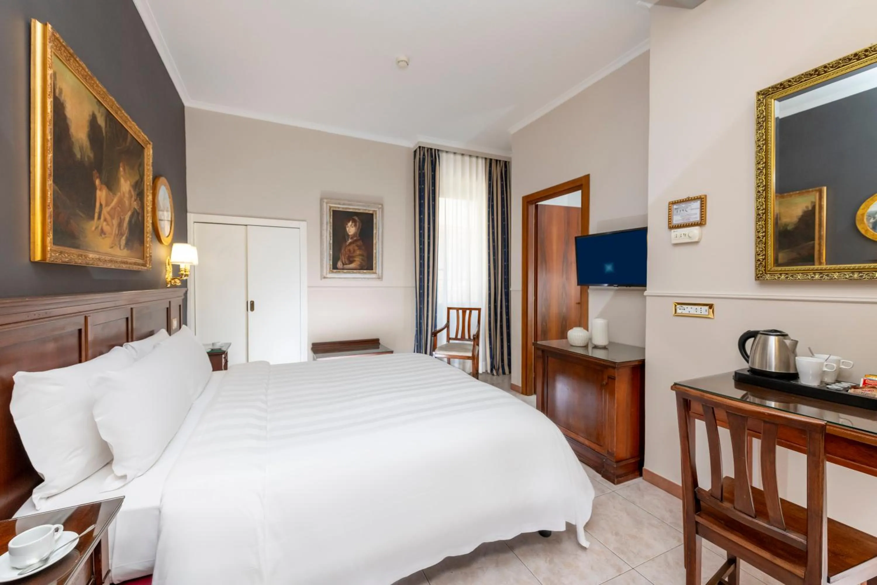 Bed in Hotel Des Artistes Roma