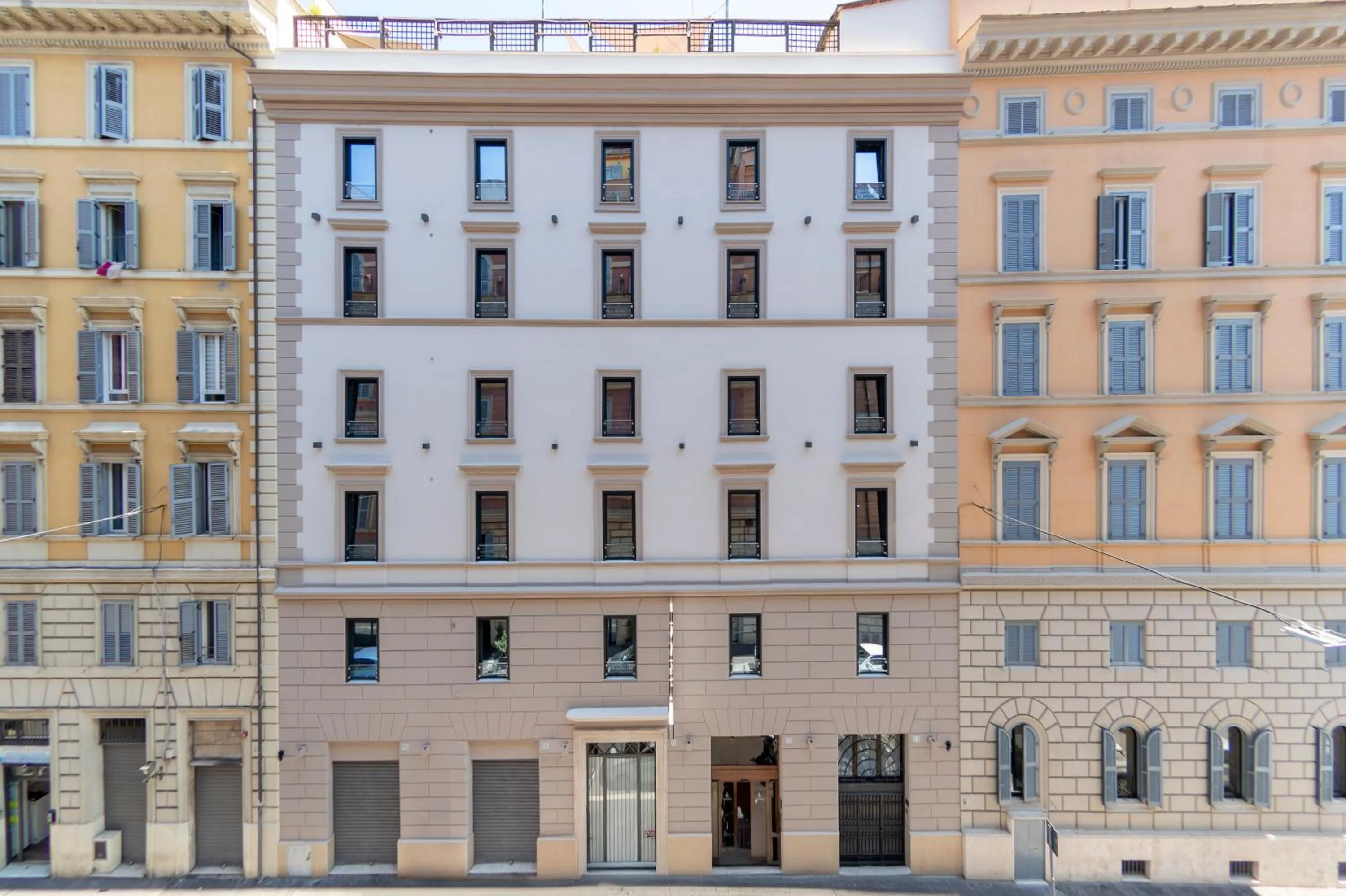Property building in Hotel Des Artistes Roma