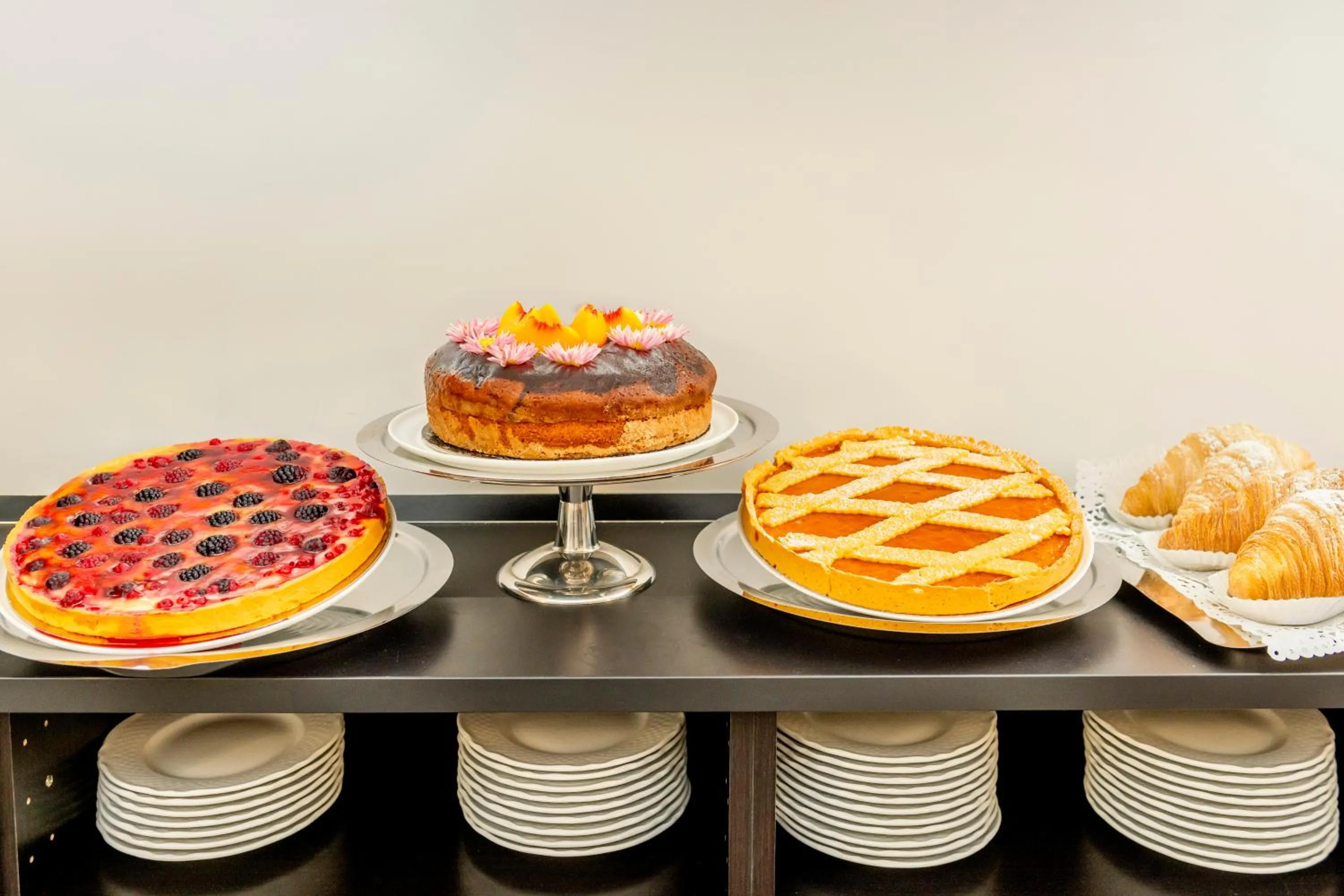 Restaurant/places to eat in Hotel Des Artistes Roma