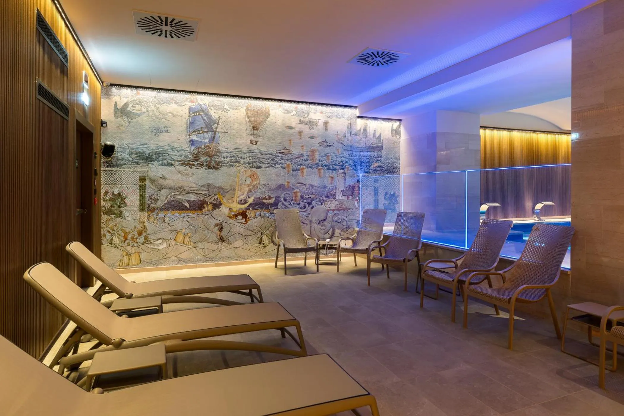 Pool view in Sangallo Palace