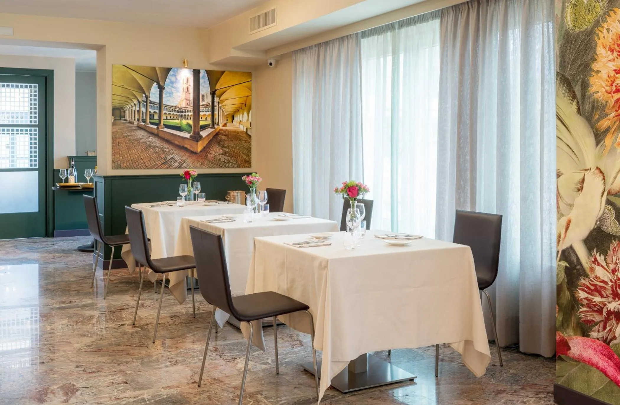 Restaurant/places to eat in Sangallo Palace