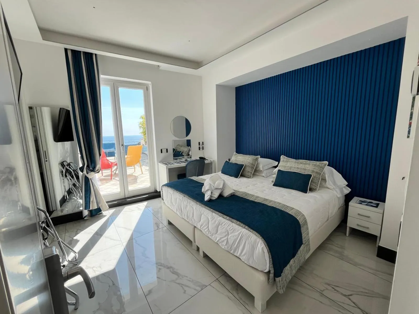 Bed in Positano Art Hotel Pasitea