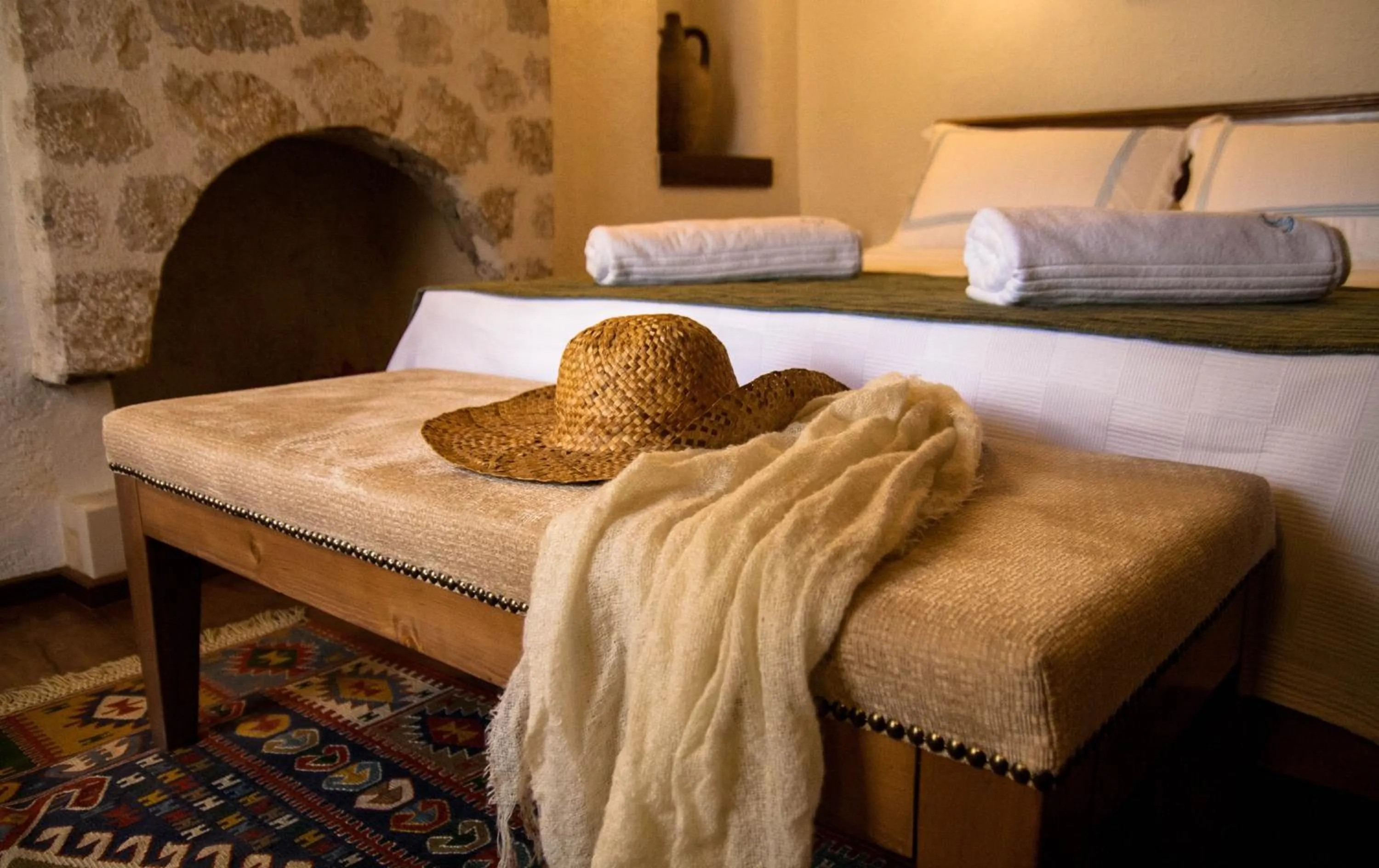 Bedroom, Bed in Courtyard