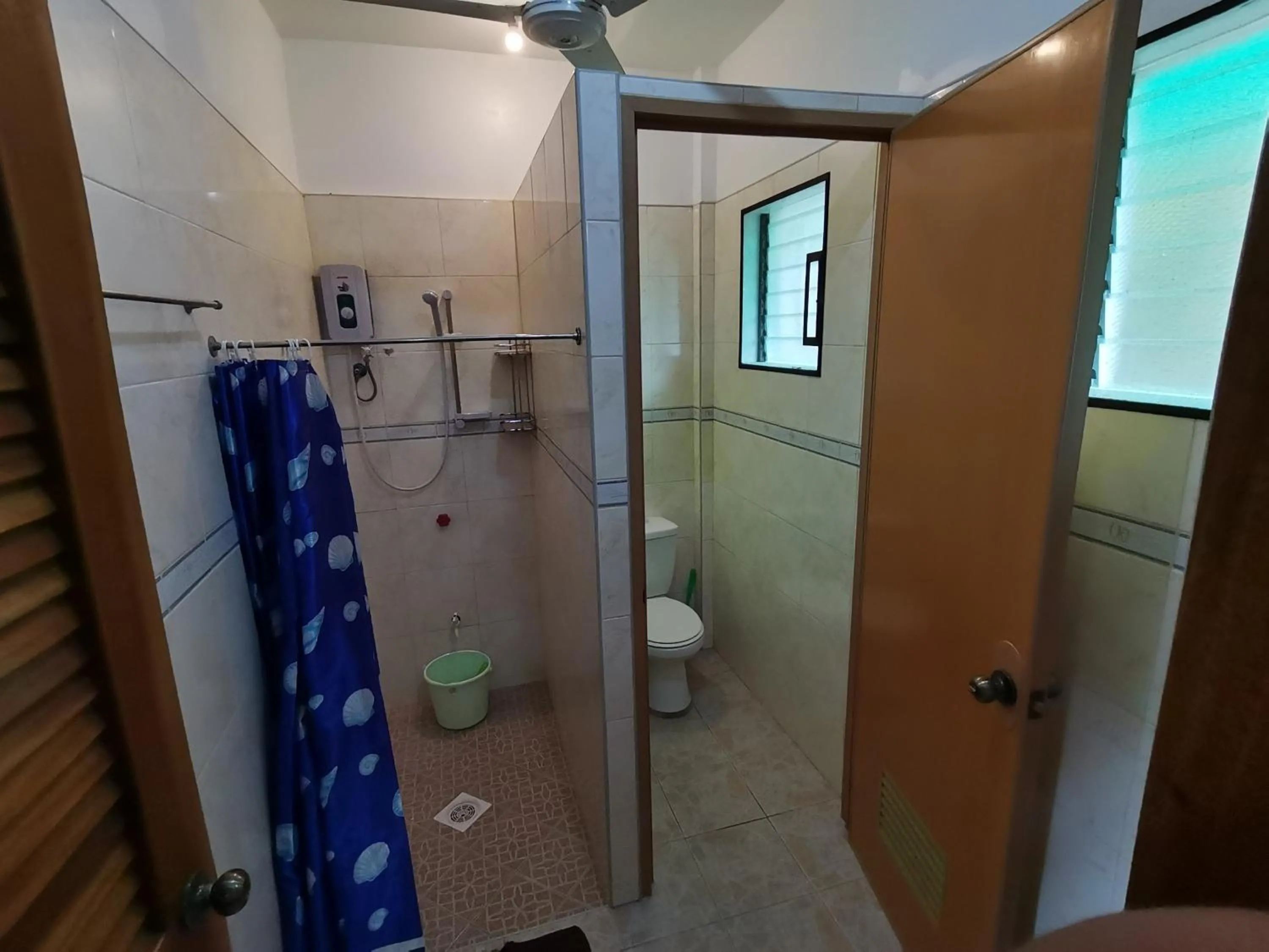 Shower in Nickles Park Resort