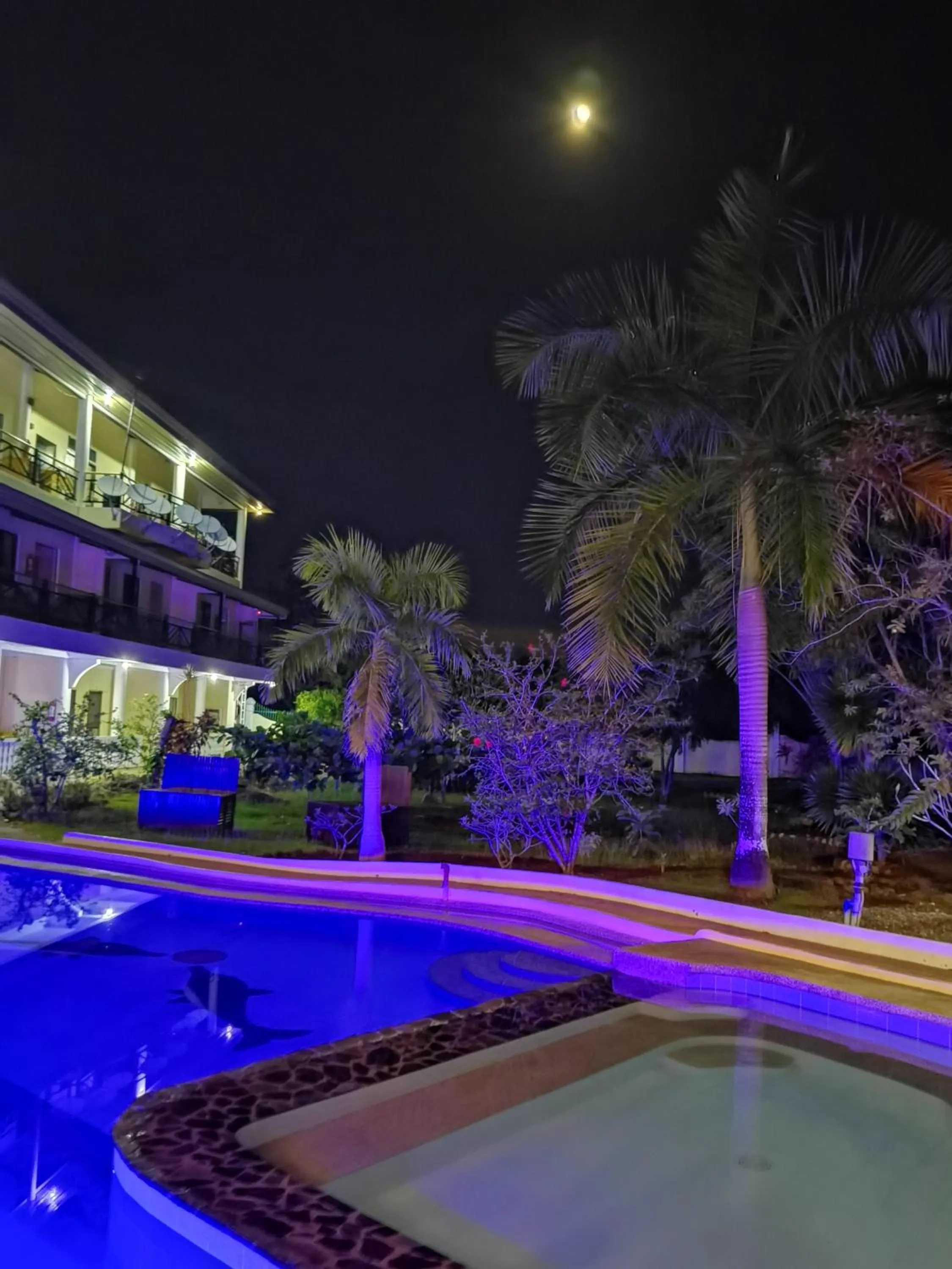 Swimming pool in Nickles Park Resort