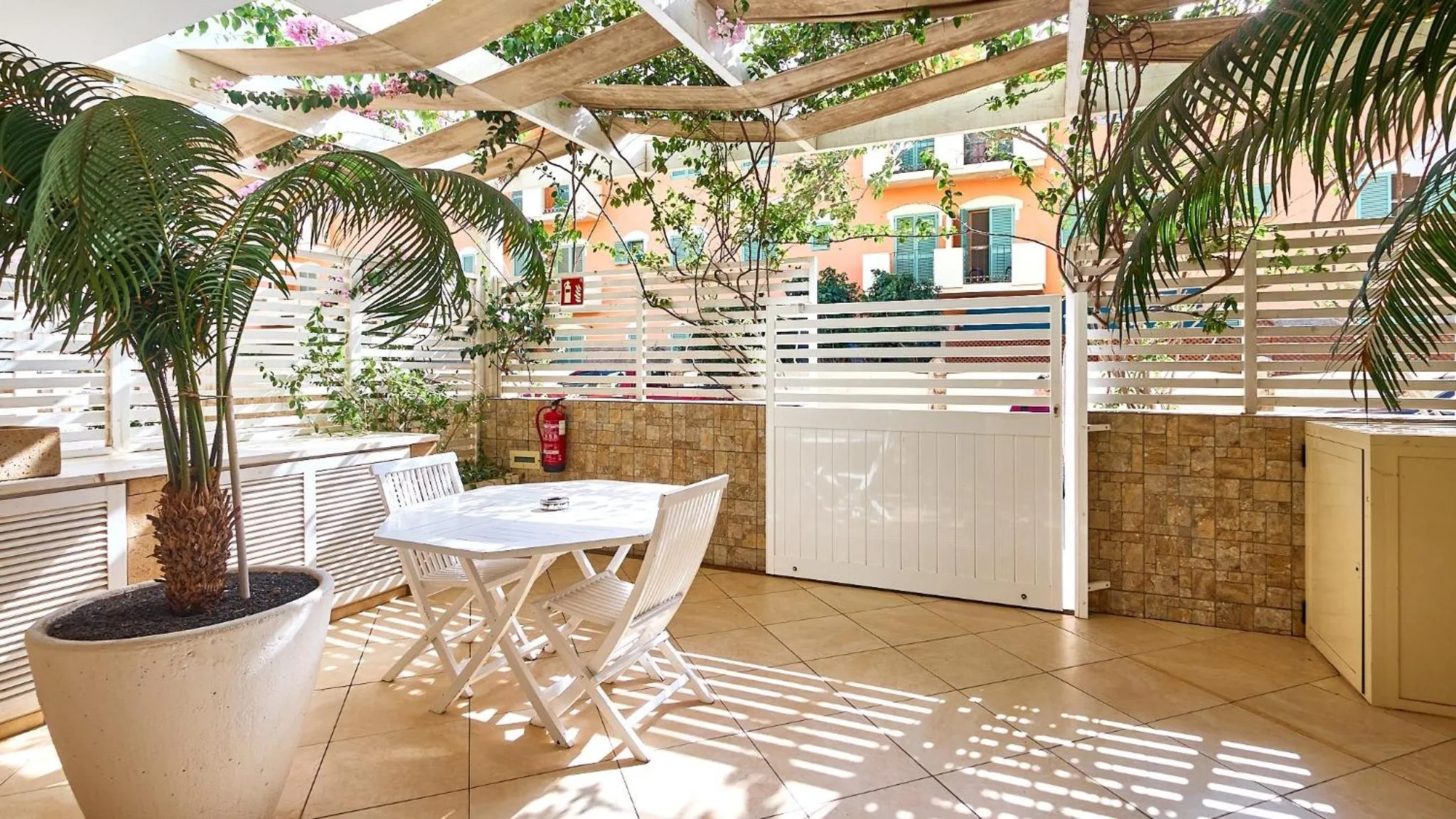 Branco Suites - Rooms & Holiday Apartments