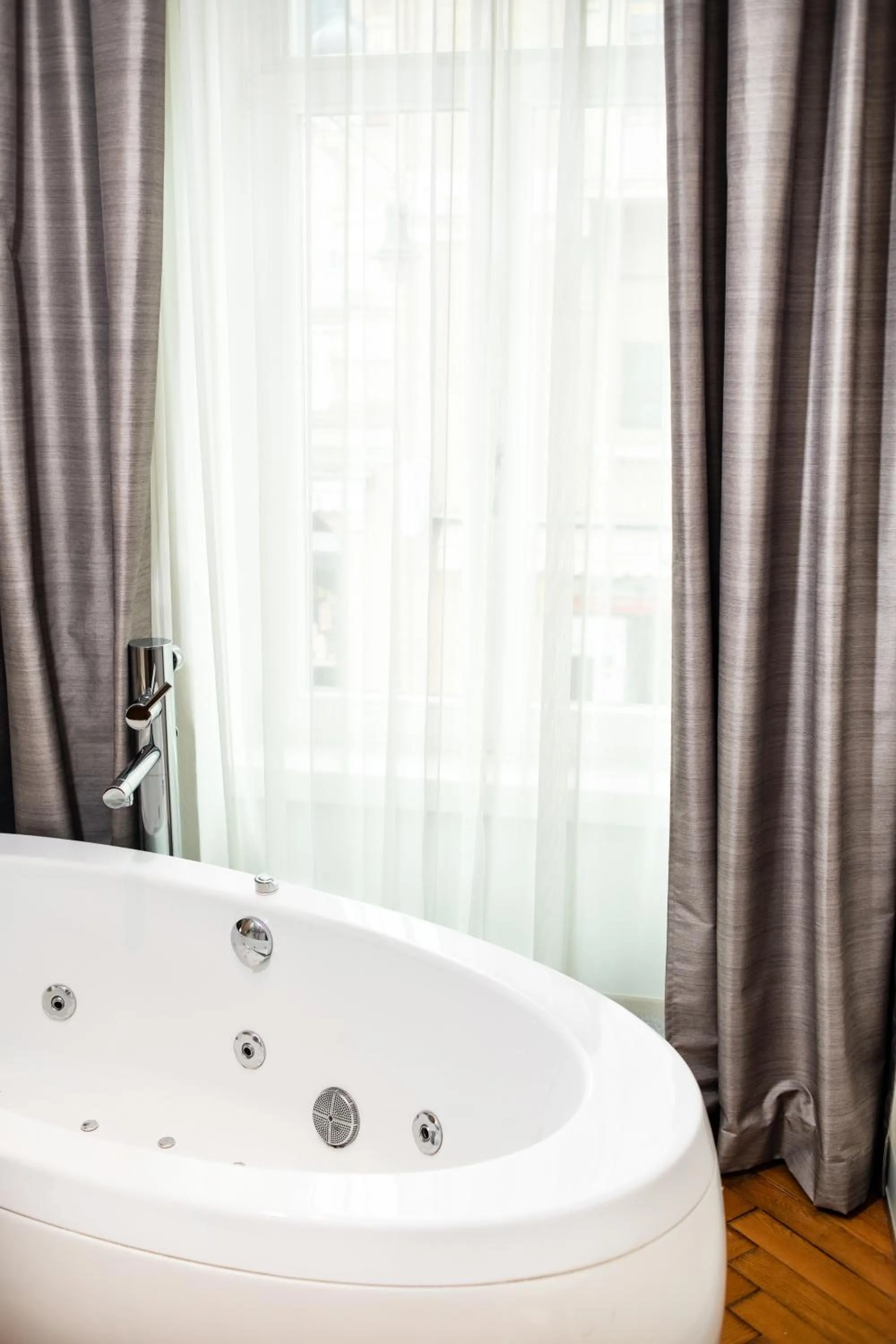 Bath in Hotel Aurora