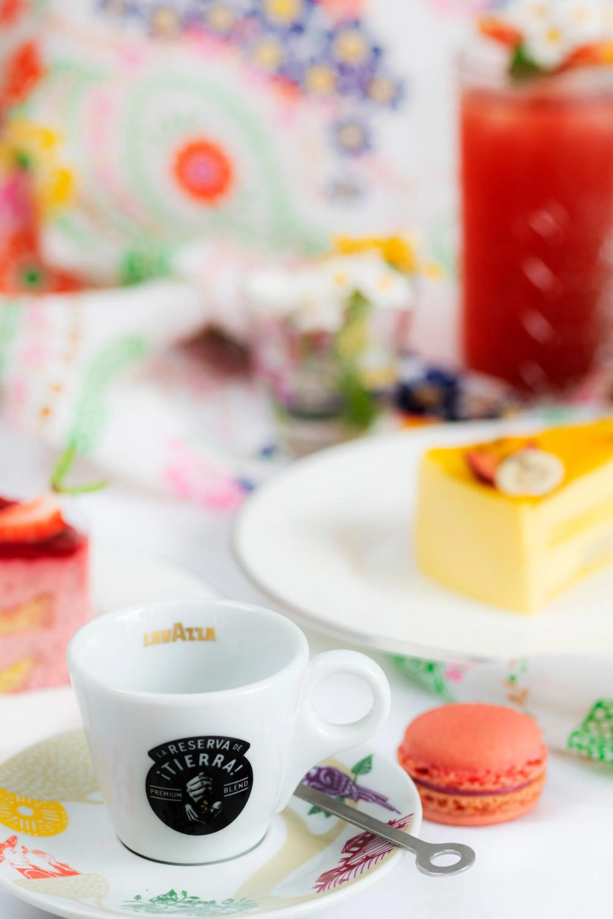 Restaurant/places to eat in Hotel Aurora