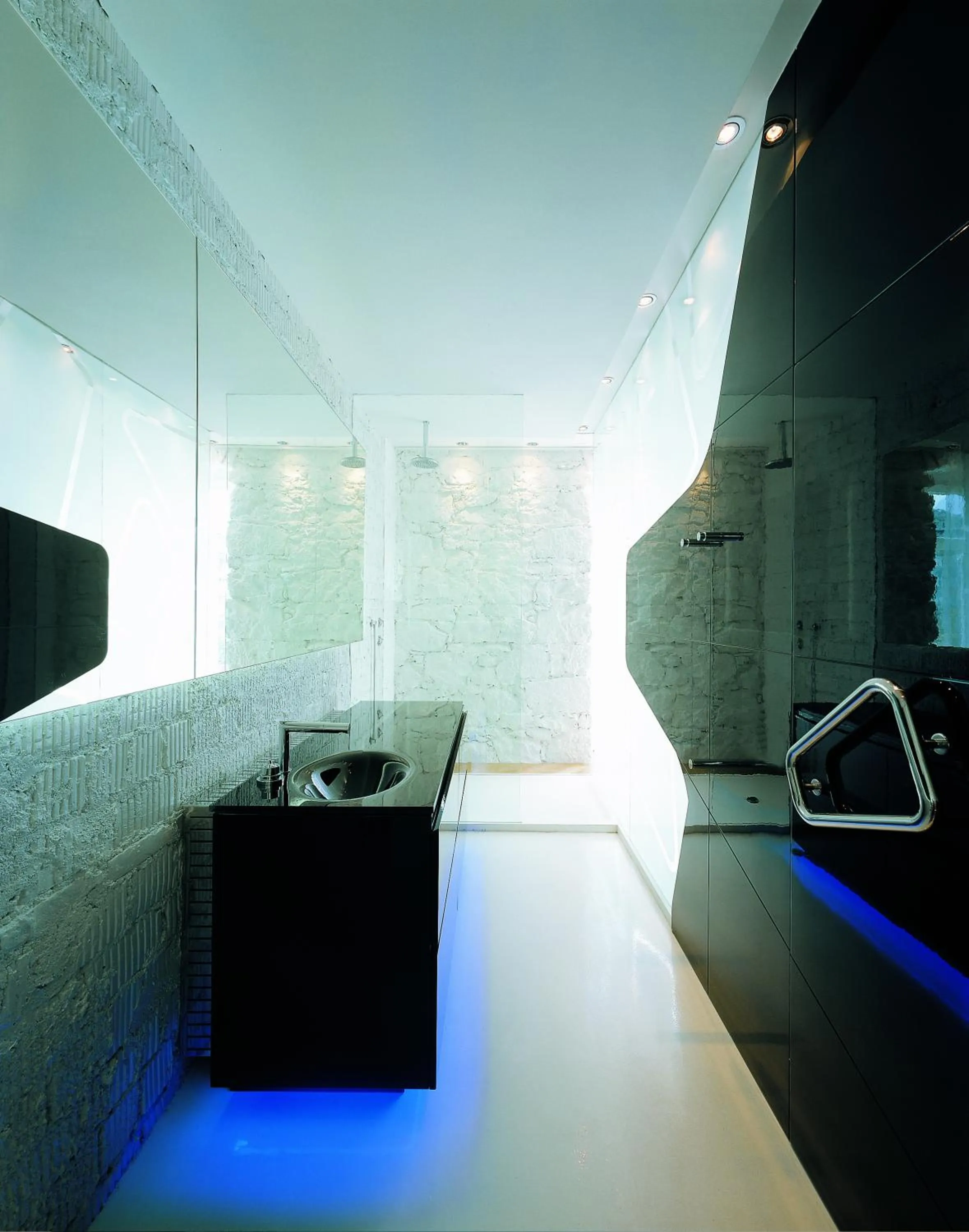 Bathroom in Hotel Aurora