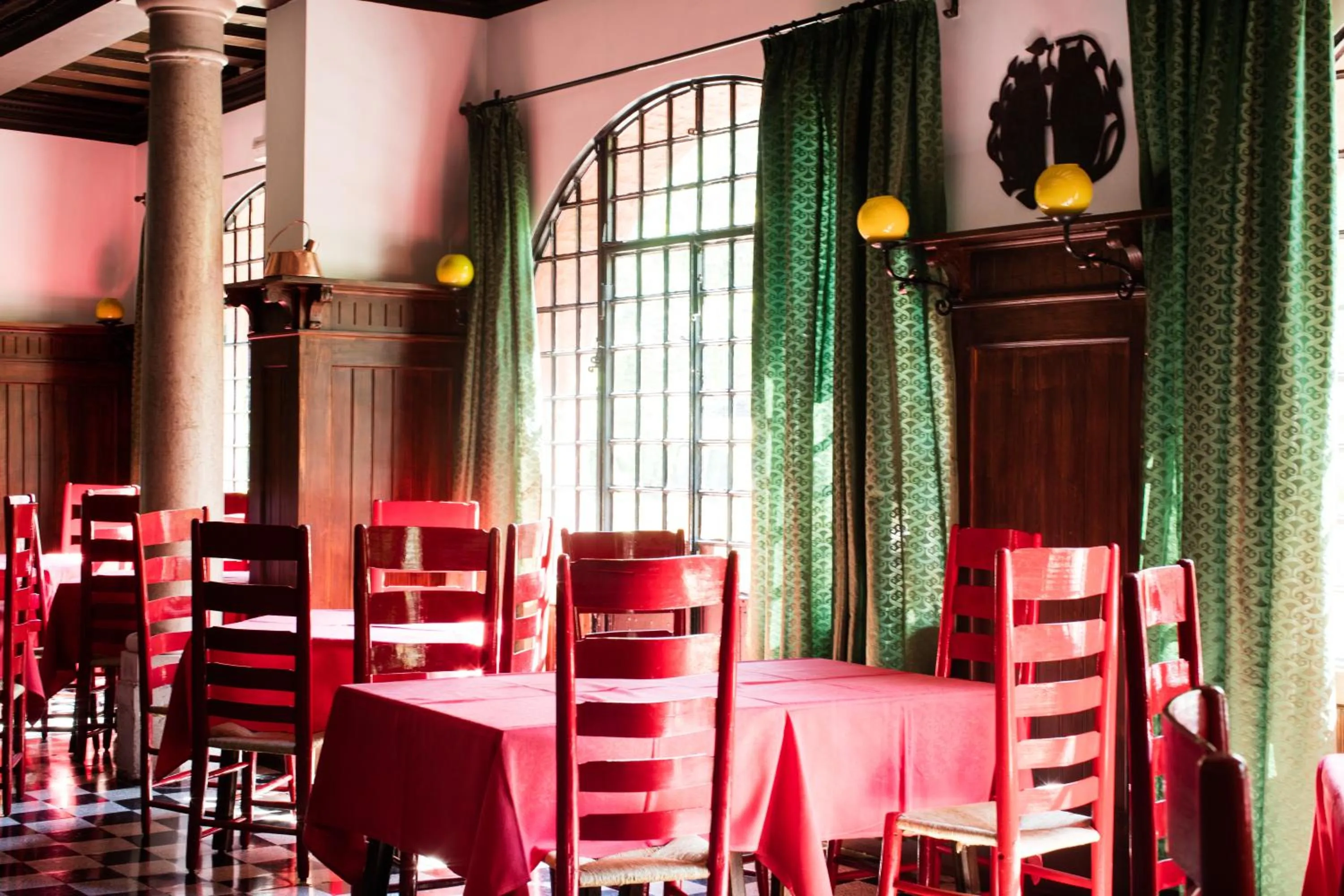 Restaurant/places to eat in Residenza d'Epoca Albergo Quattro Fontane