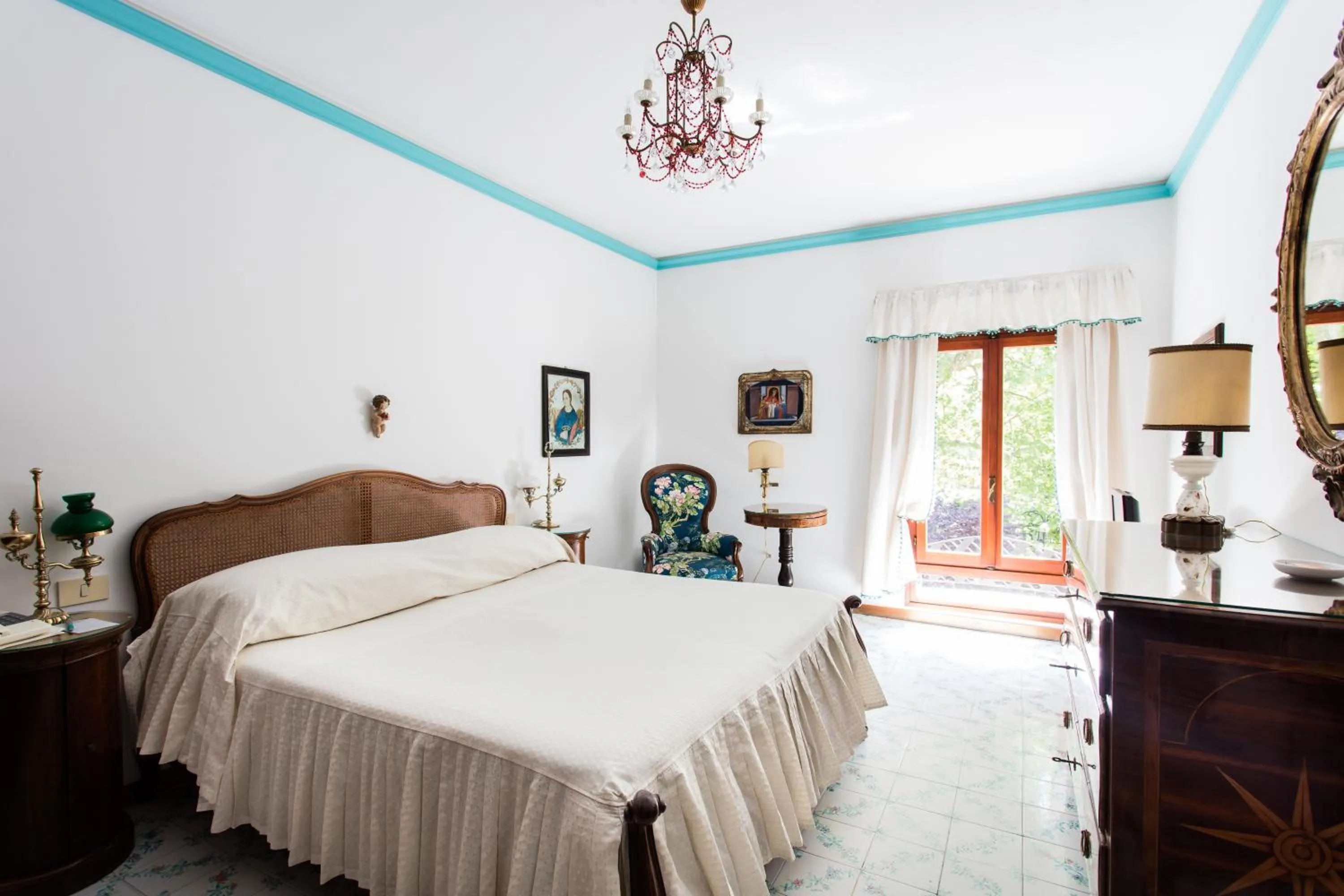 Photo of the whole room, Bed in Residenza d'Epoca Albergo Quattro Fontane