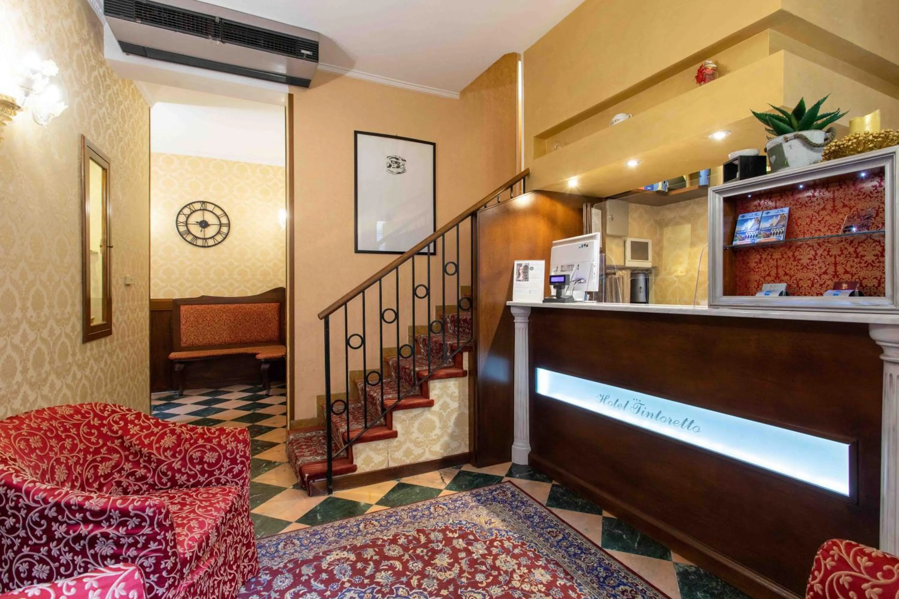 Lobby or reception in Hotel Tintoretto
