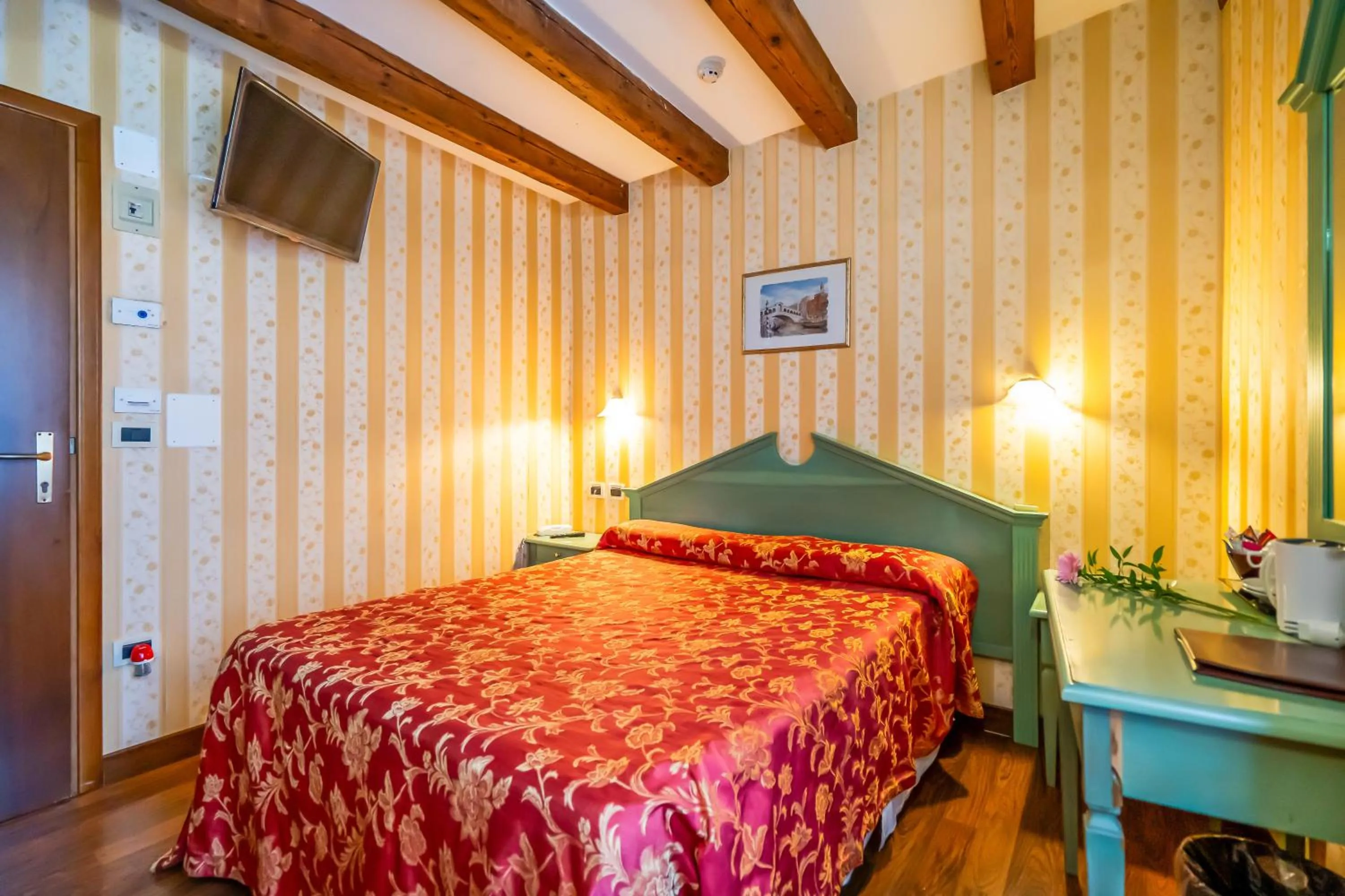 Bed in Hotel Tintoretto