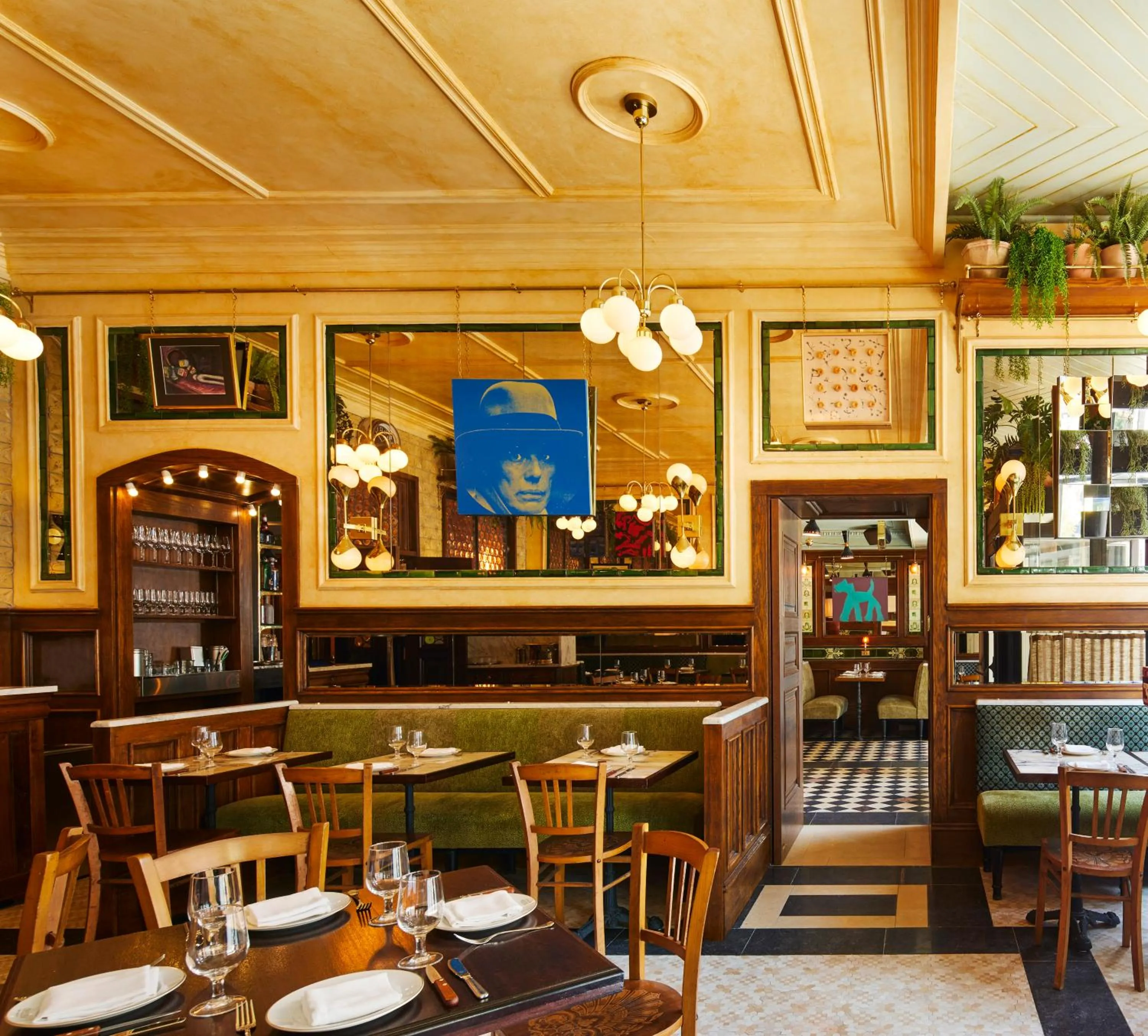 Restaurant/places to eat in The Hotel Chelsea