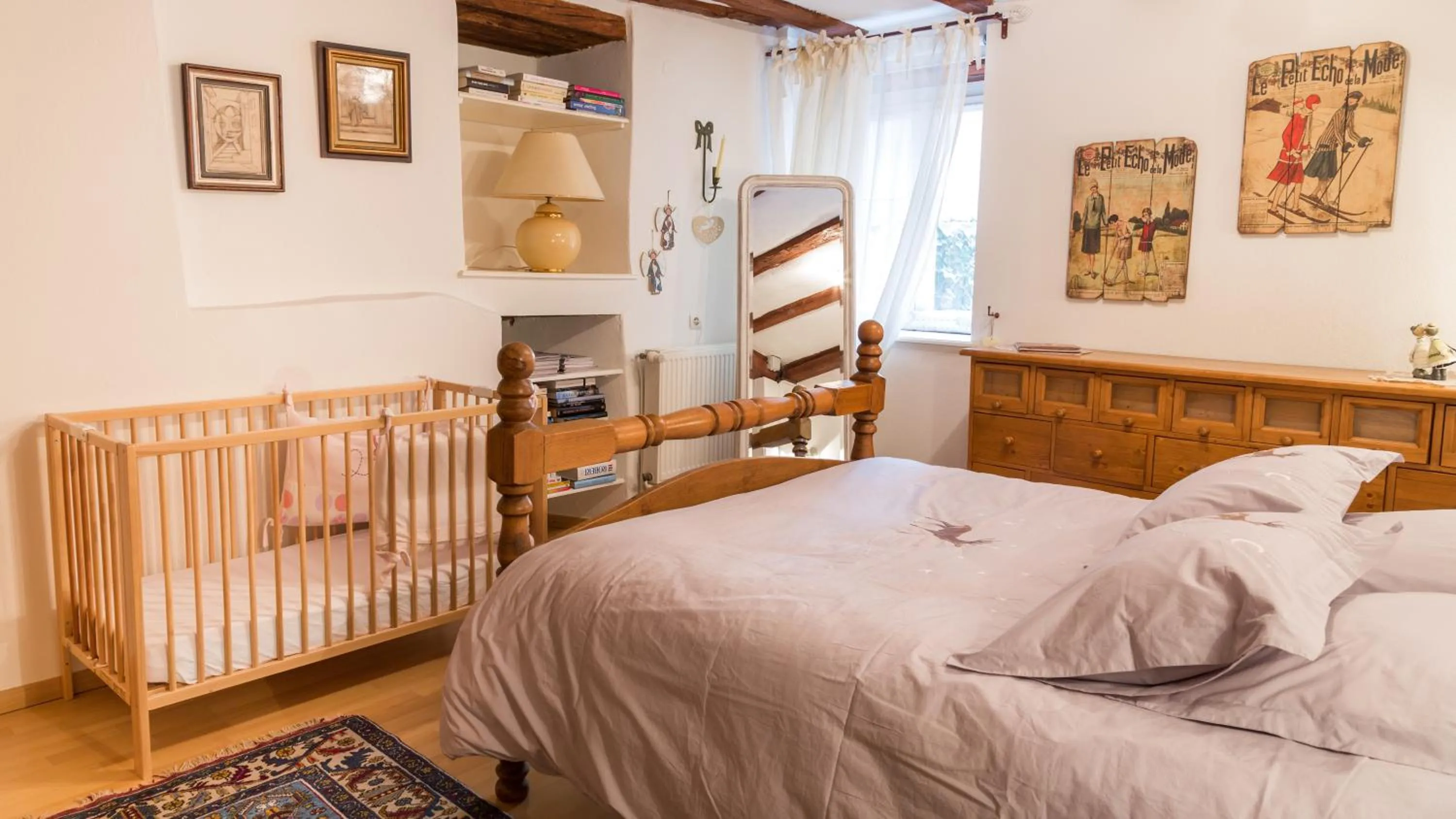 Photo of the whole room, Bed in La Maison des Tanneurs