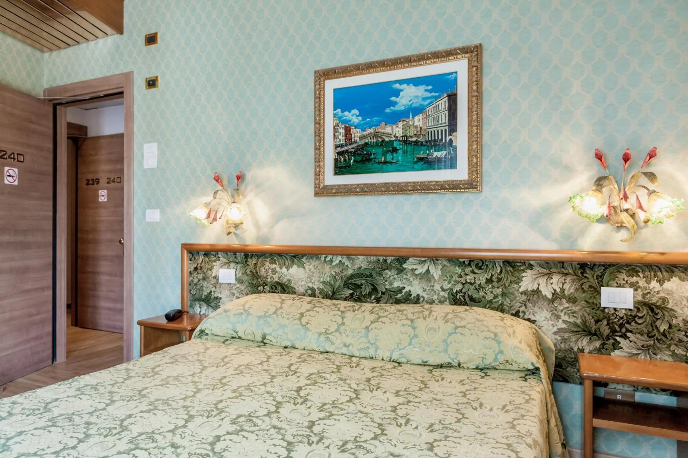 Bed in Hotel Venezia