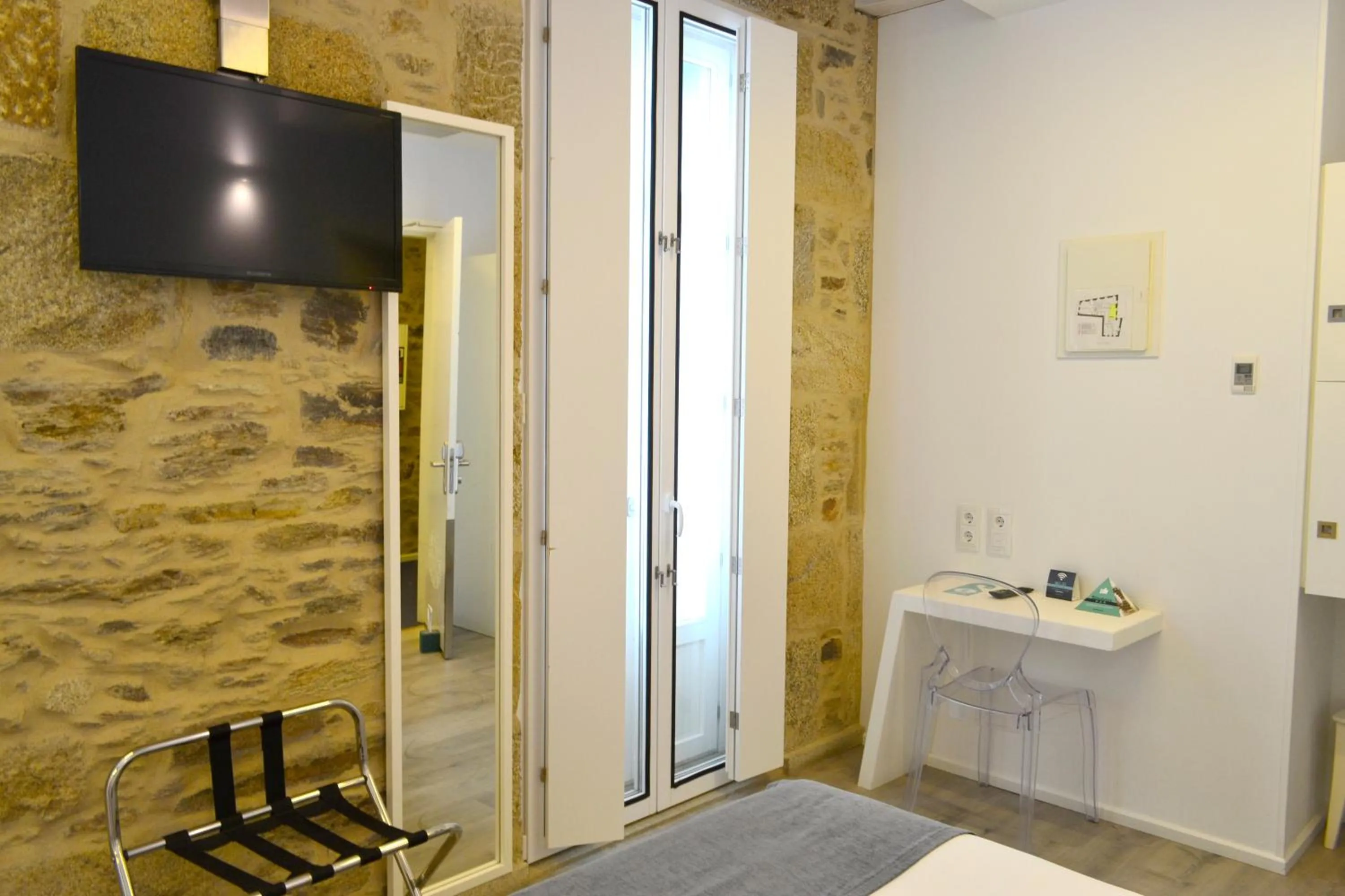 TV and multimedia in Hotel Alda San Bieito