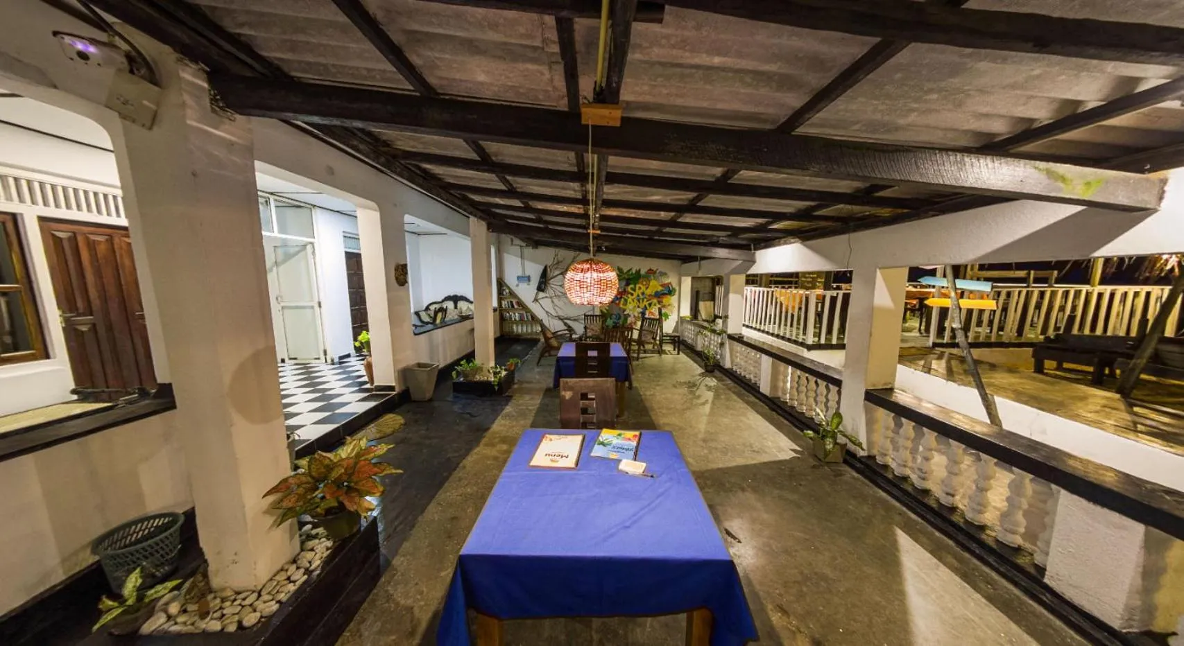 Restaurant/places to eat in Sea Shine Guest House