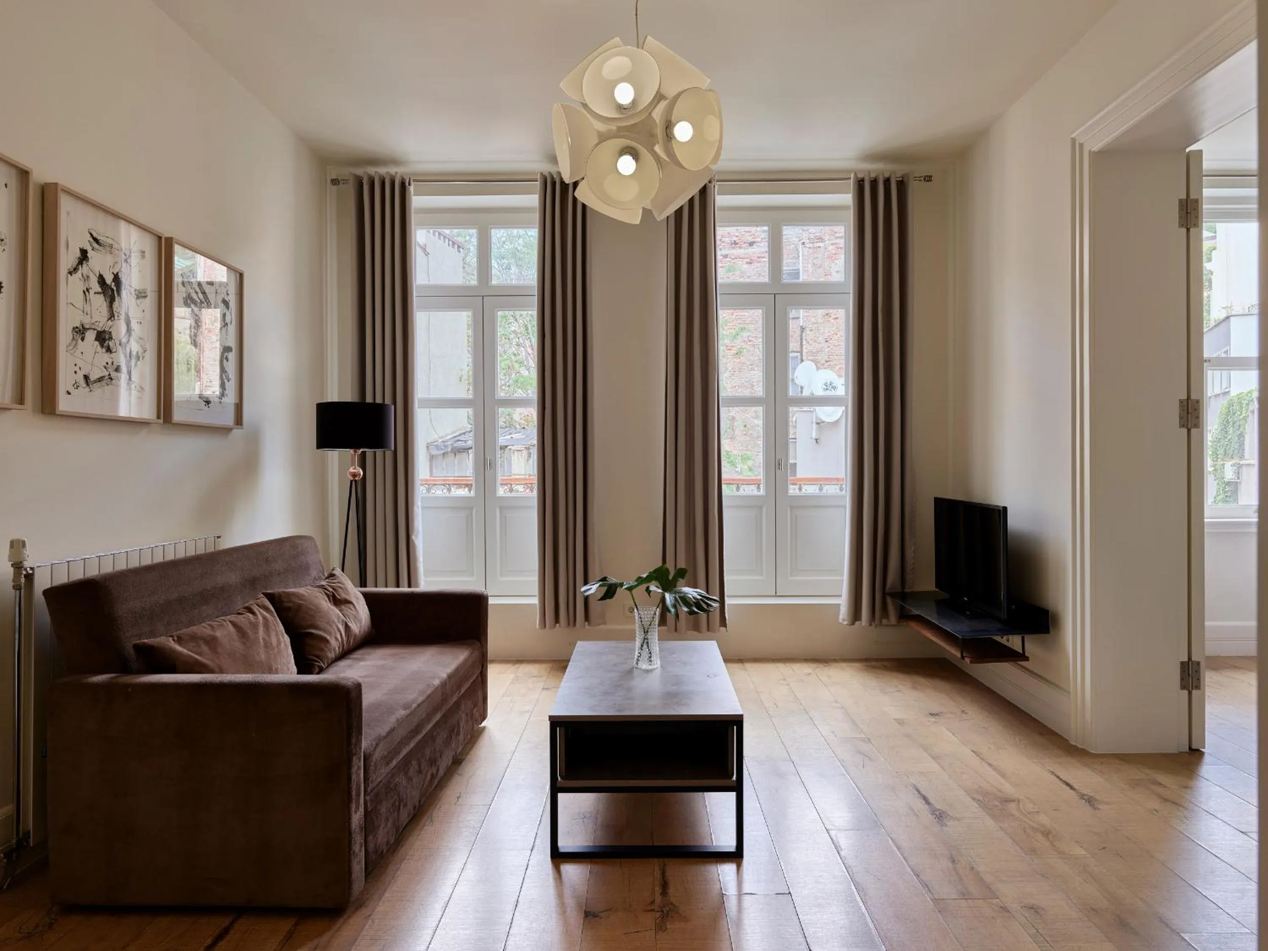 Seating area in Casa Di Bava Suites by TCH