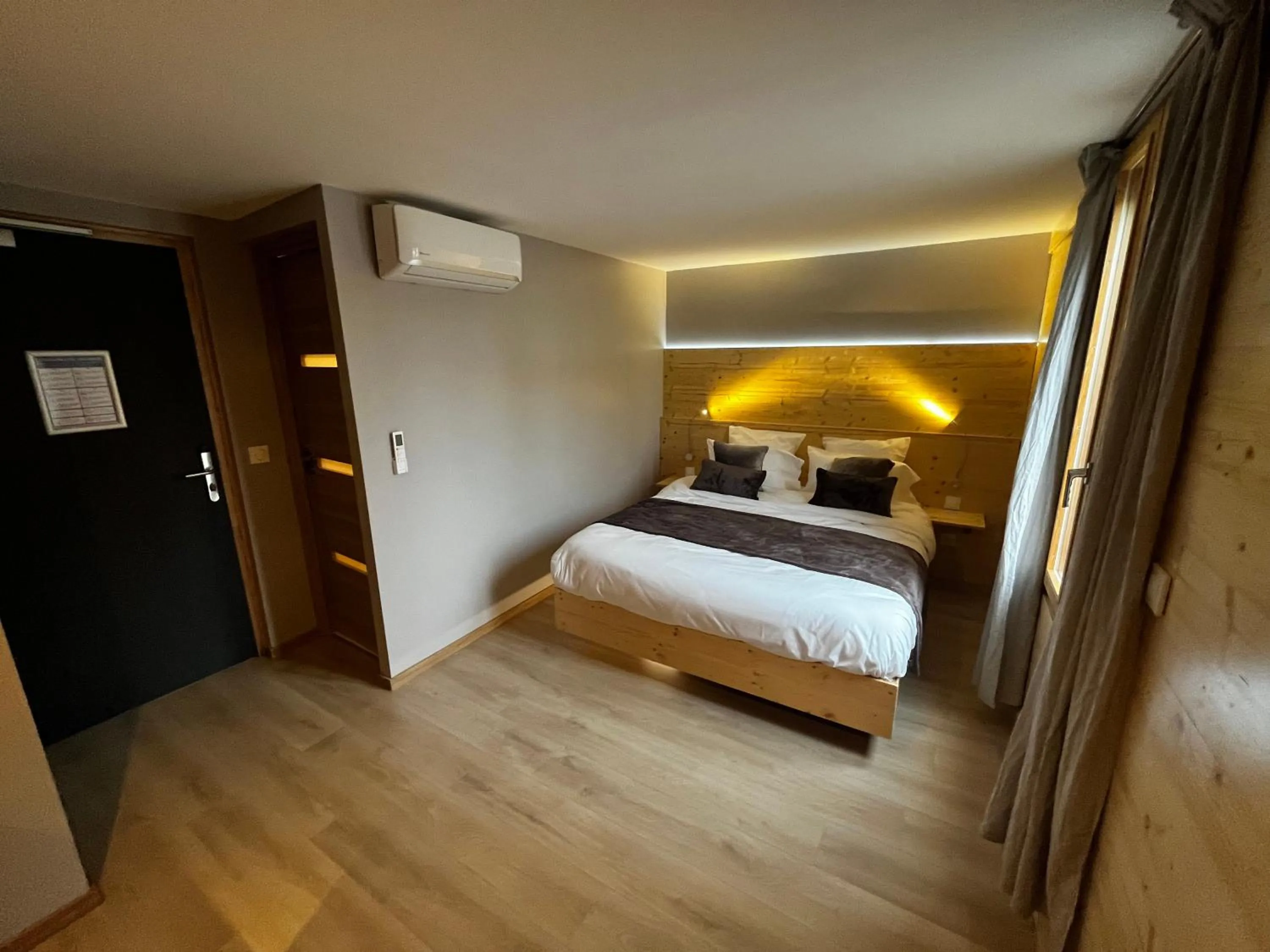 Bed in 9WAGRAM Hotel Boutique