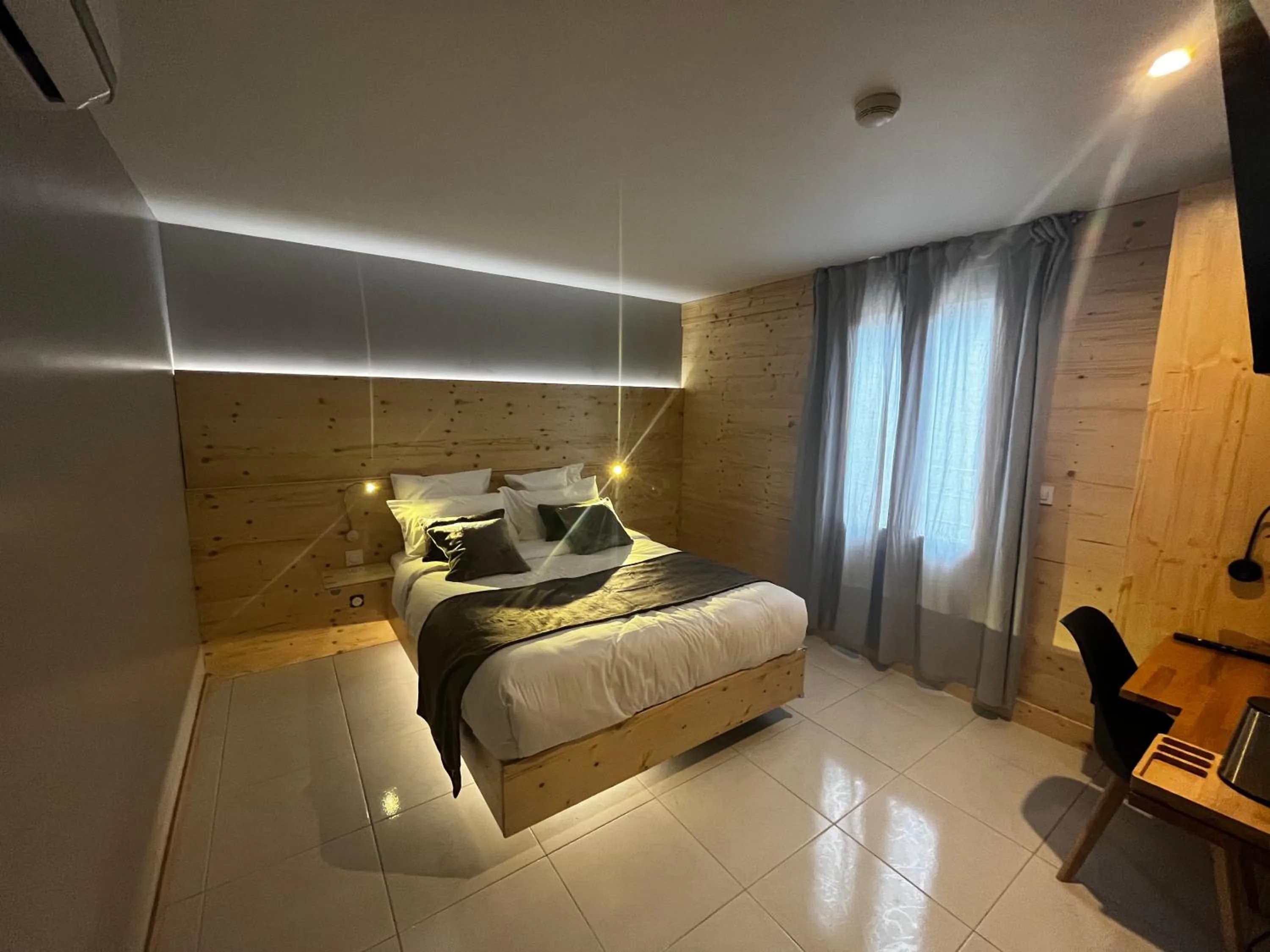 Bed in 9WAGRAM Hotel Boutique