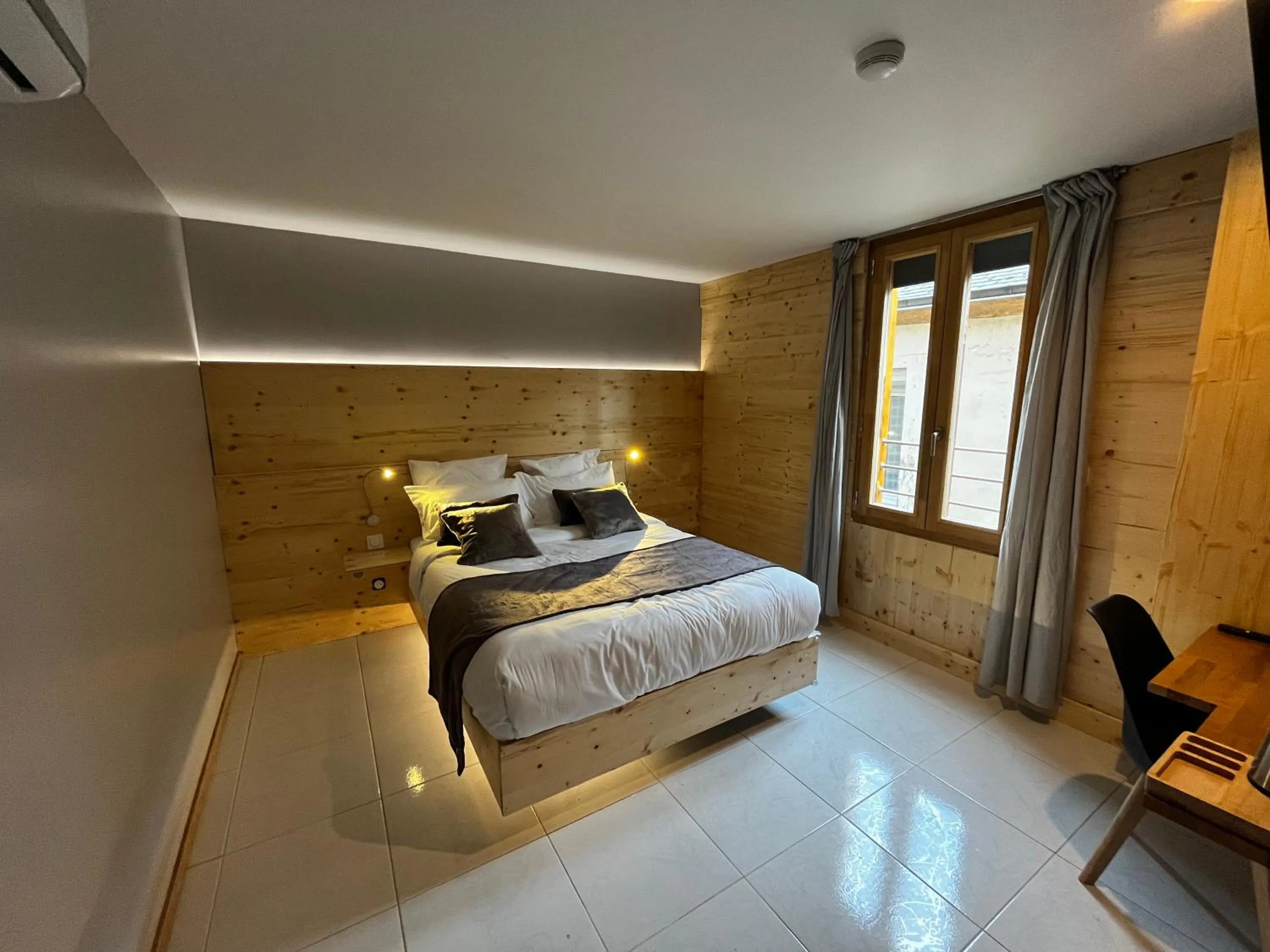 Bed in 9WAGRAM Hotel Boutique