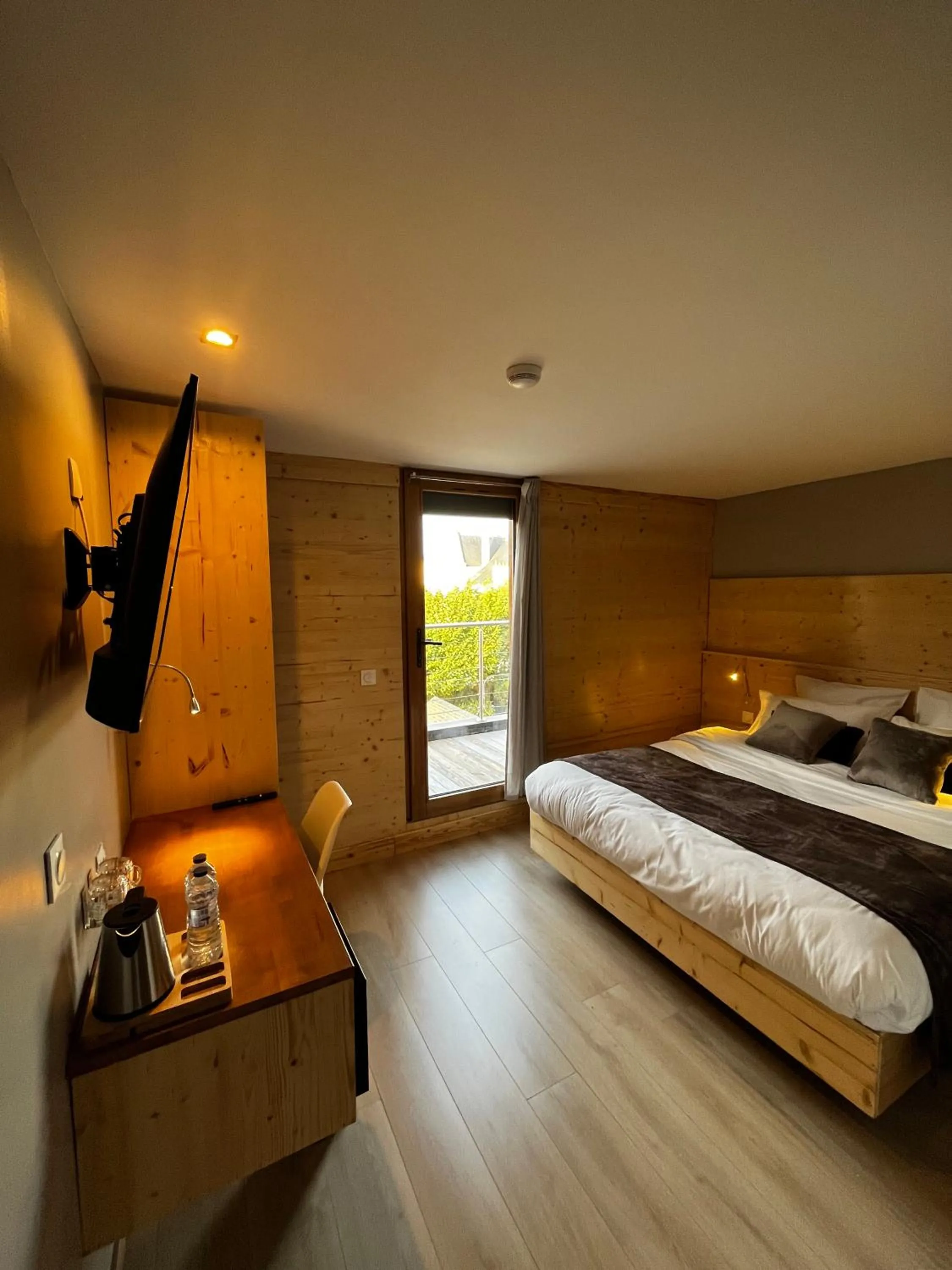 Coffee/tea facilities, Bed in 9WAGRAM Hotel Boutique