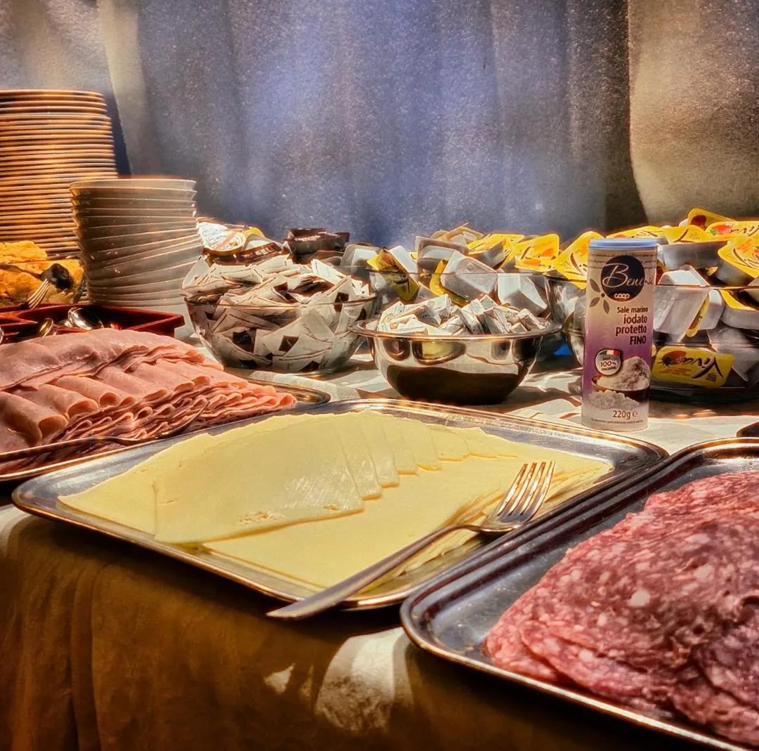 Buffet breakfast in Hotel San Zulian