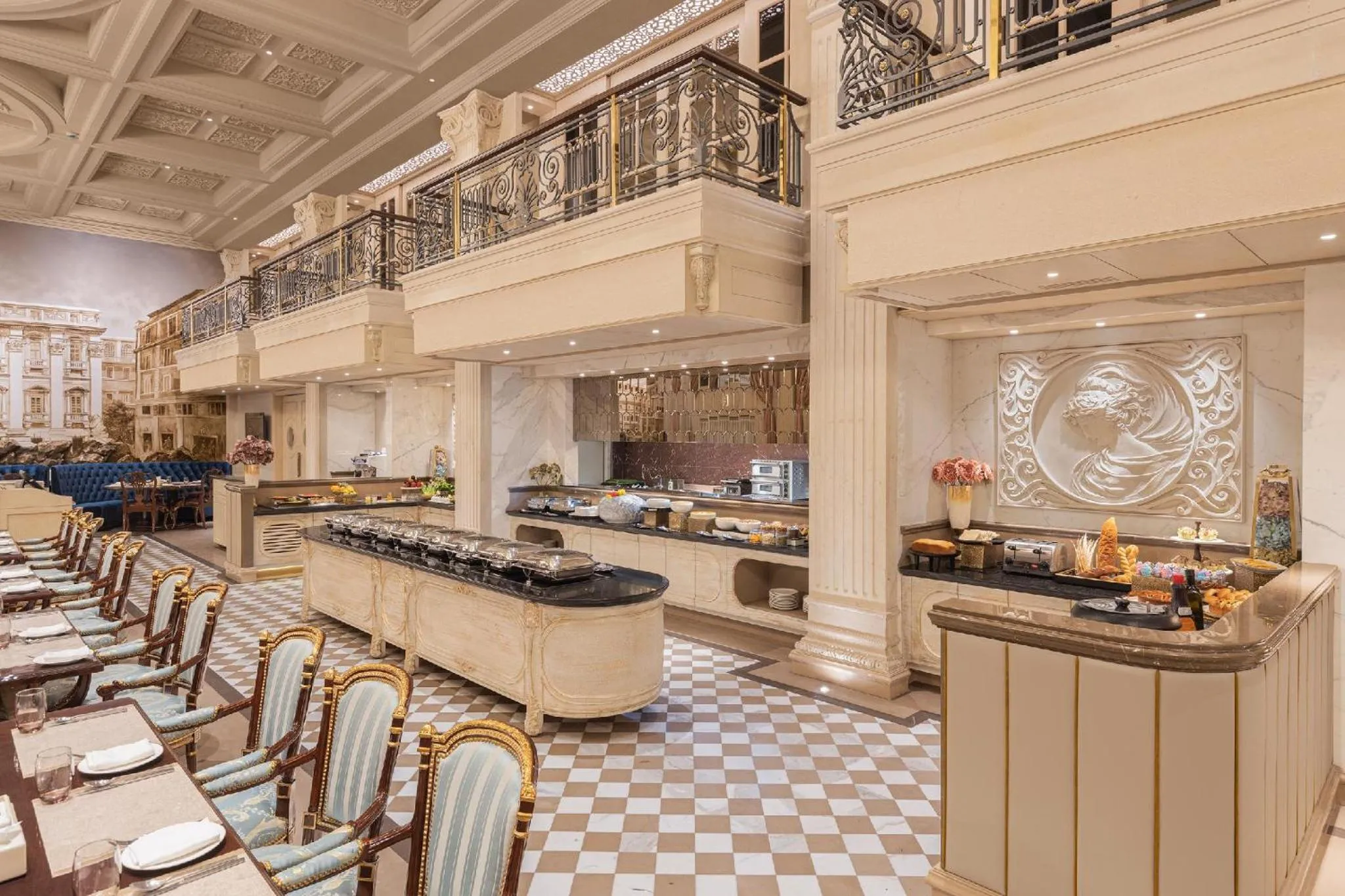 Restaurant/places to eat in Hotel Hillock Ahmedabad