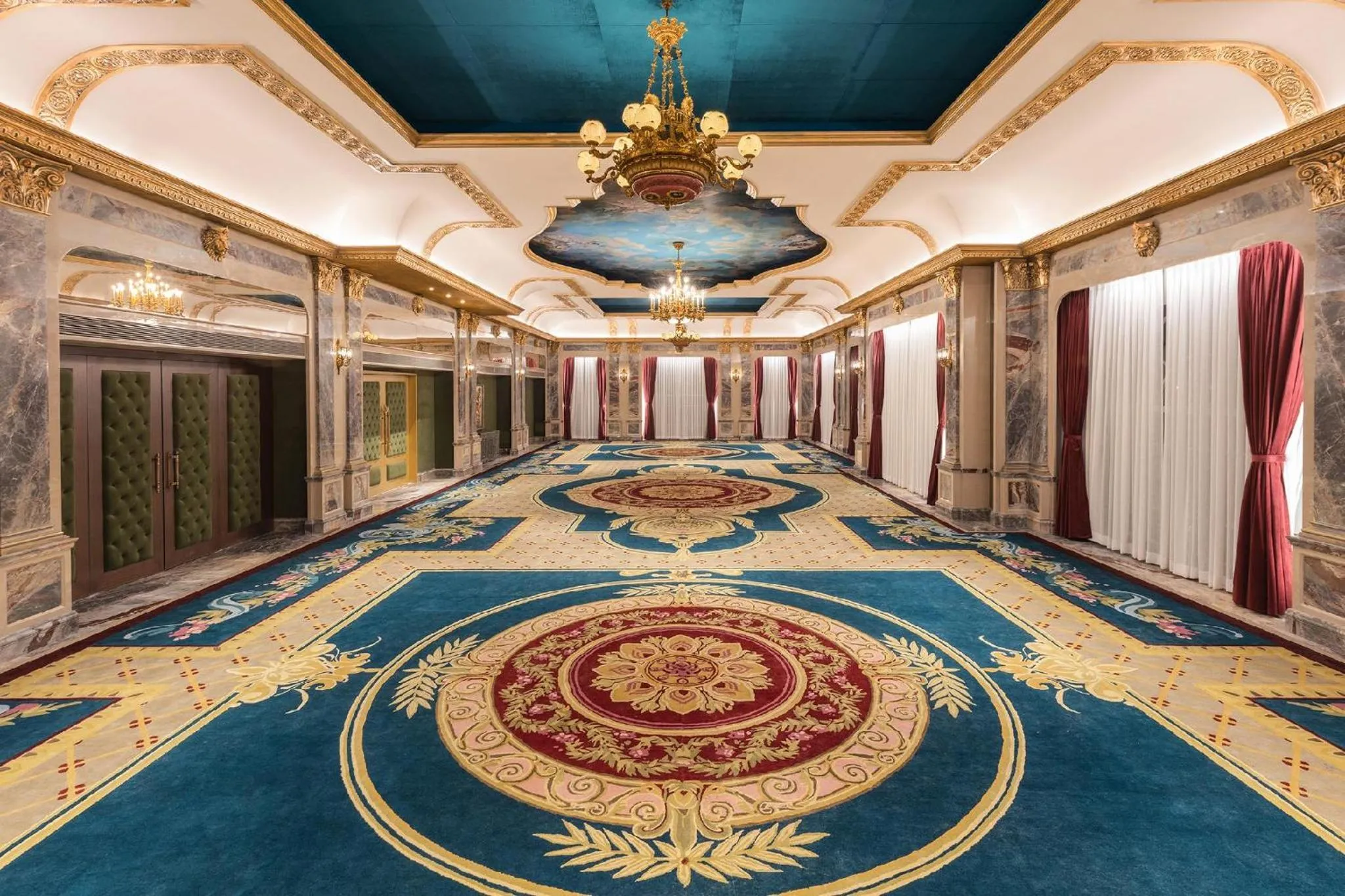 Banquet/Function facilities in Hotel Hillock Ahmedabad