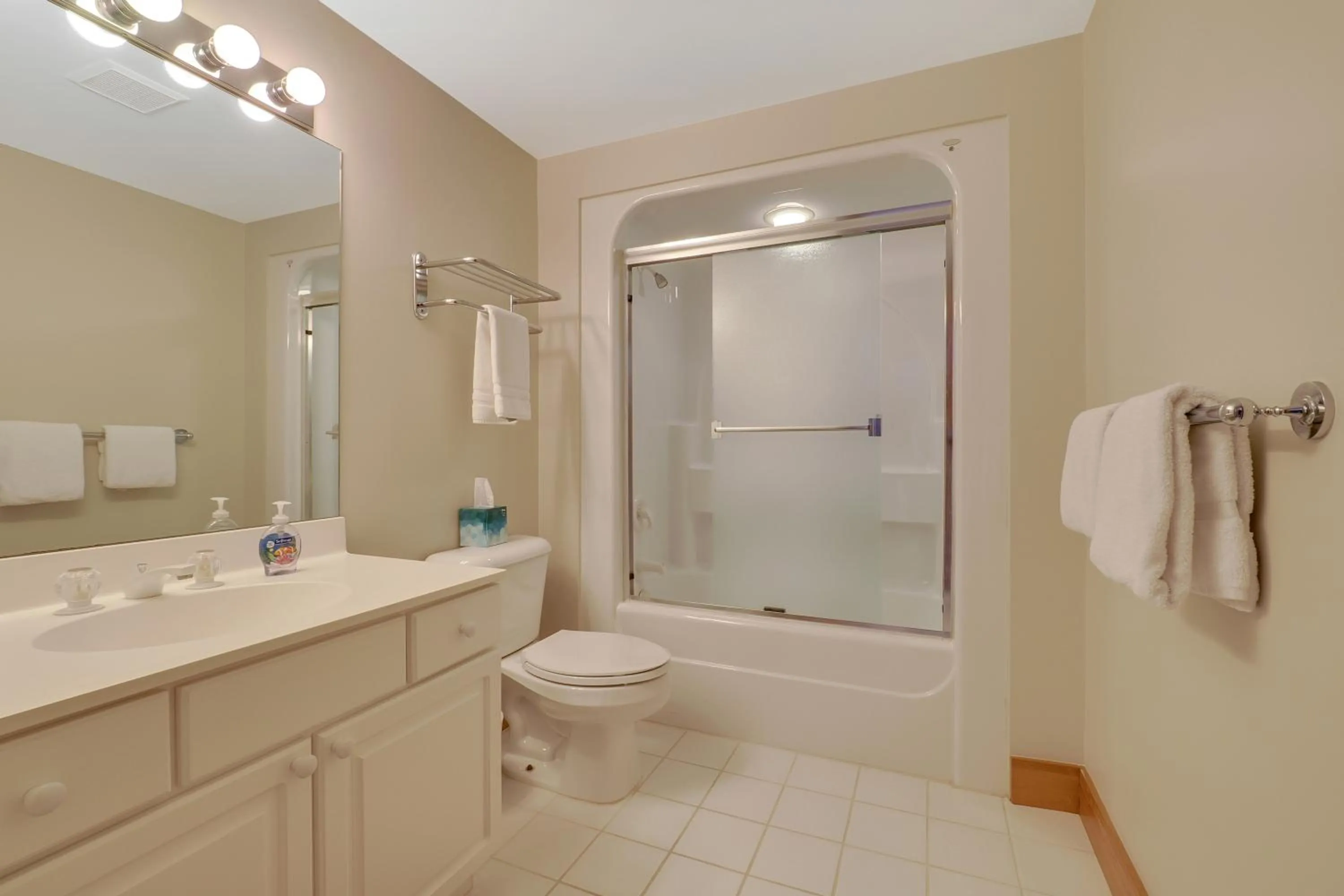 692 Disciples Village Condo