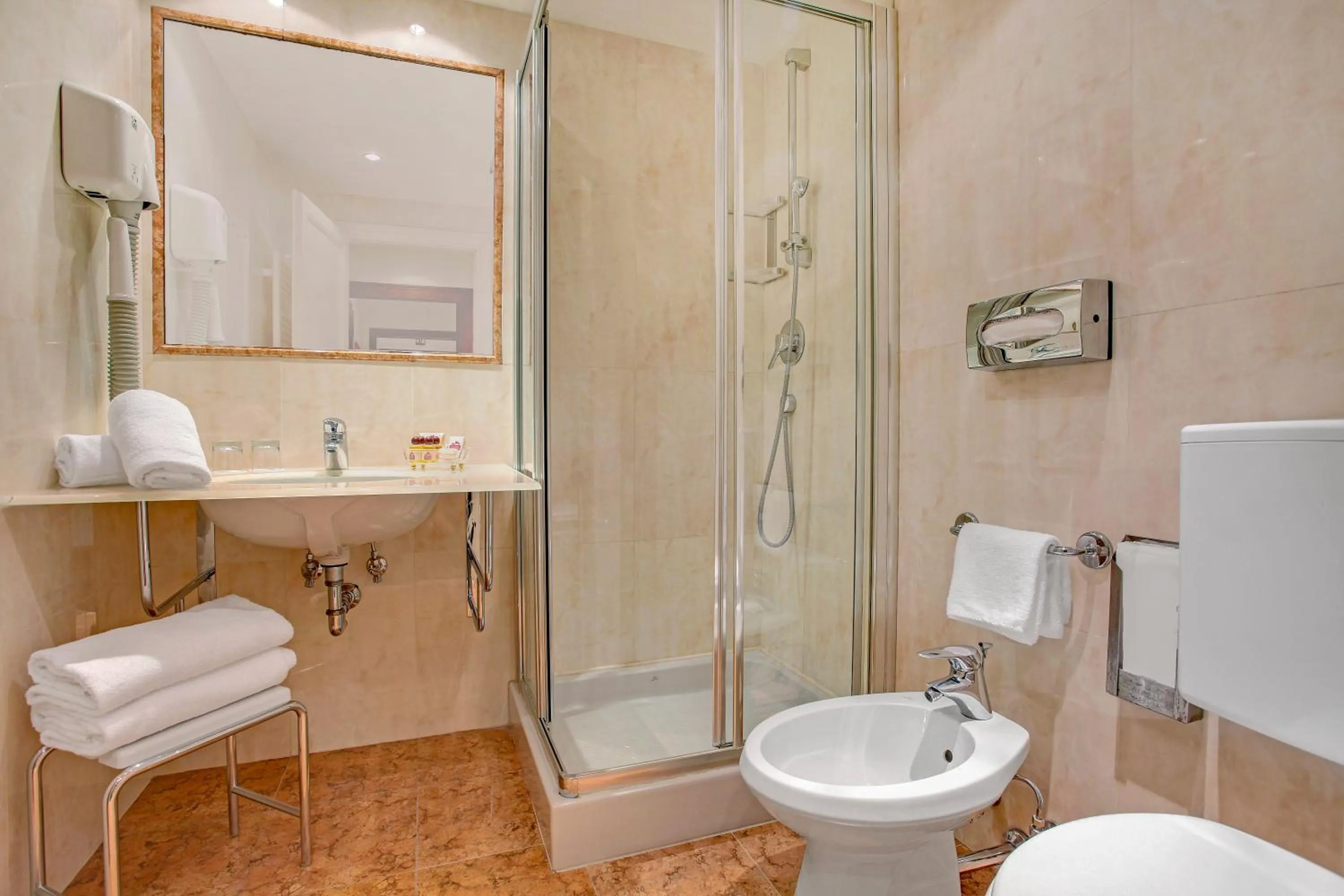 Shower in Palazzo Schiavoni Residenza d'epoca & Suite-Apartments