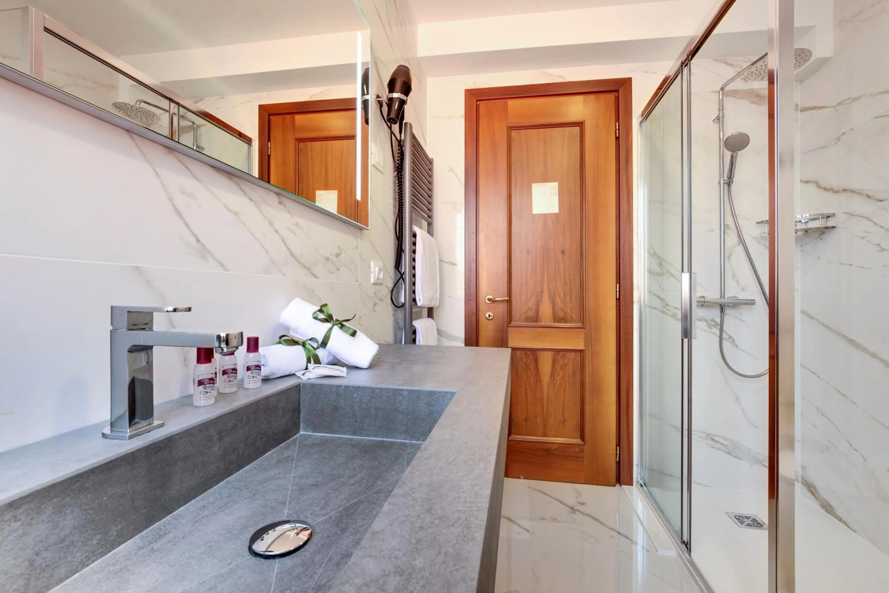 Shower in Palazzo Schiavoni Residenza d'epoca & Suite-Apartments