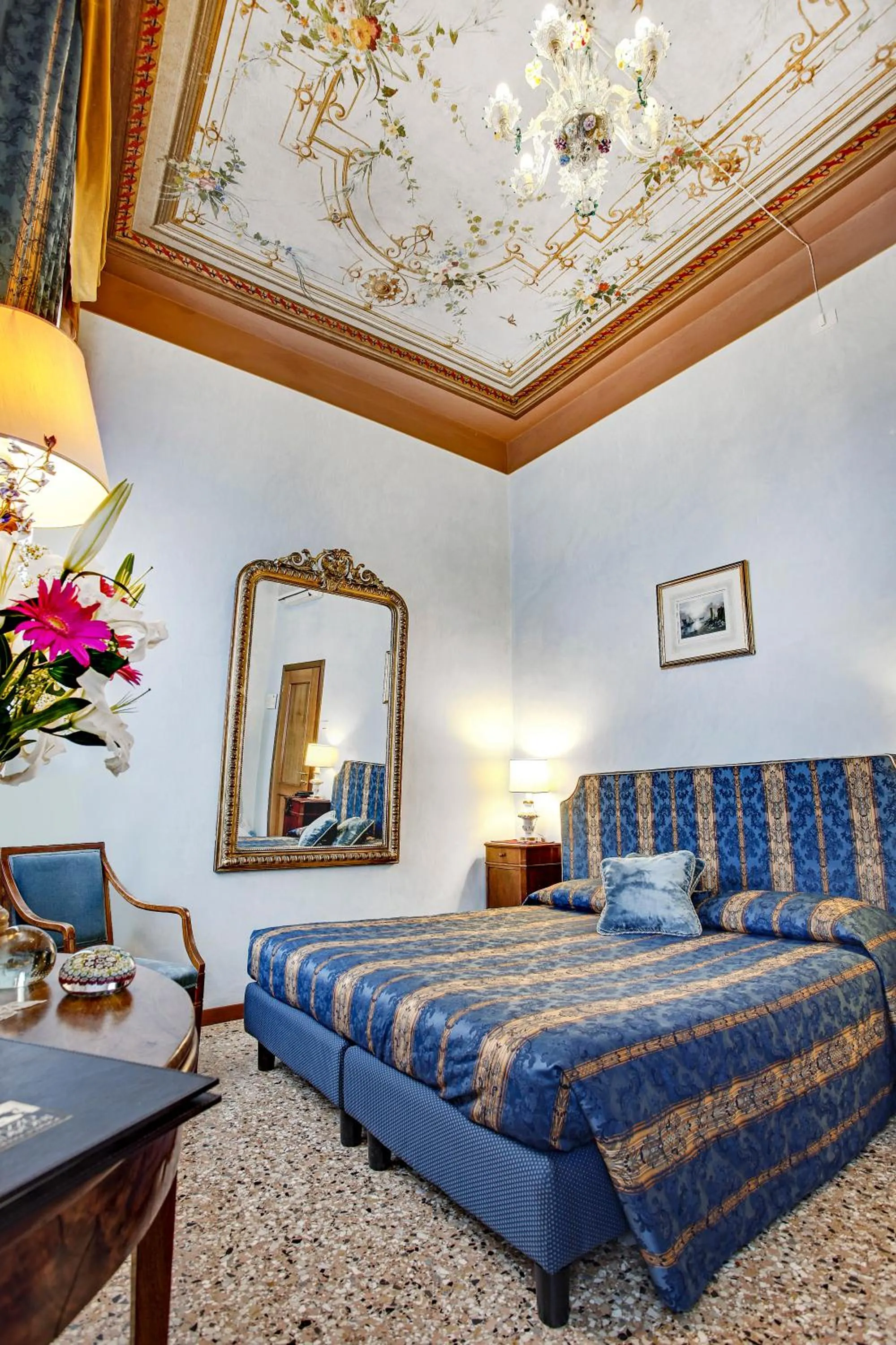 Bed in Palazzo Schiavoni Residenza d'epoca & Suite-Apartments