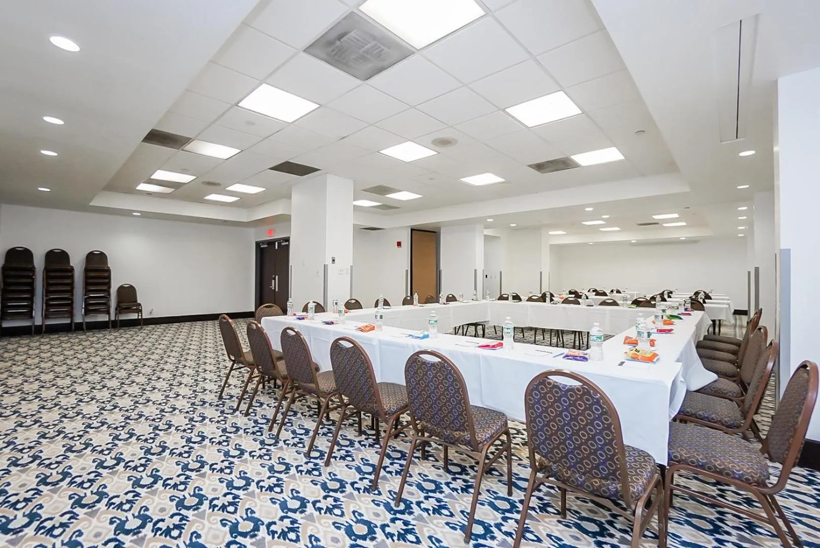 Meeting/conference room in Harmony Suites Secaucus Meadowlands