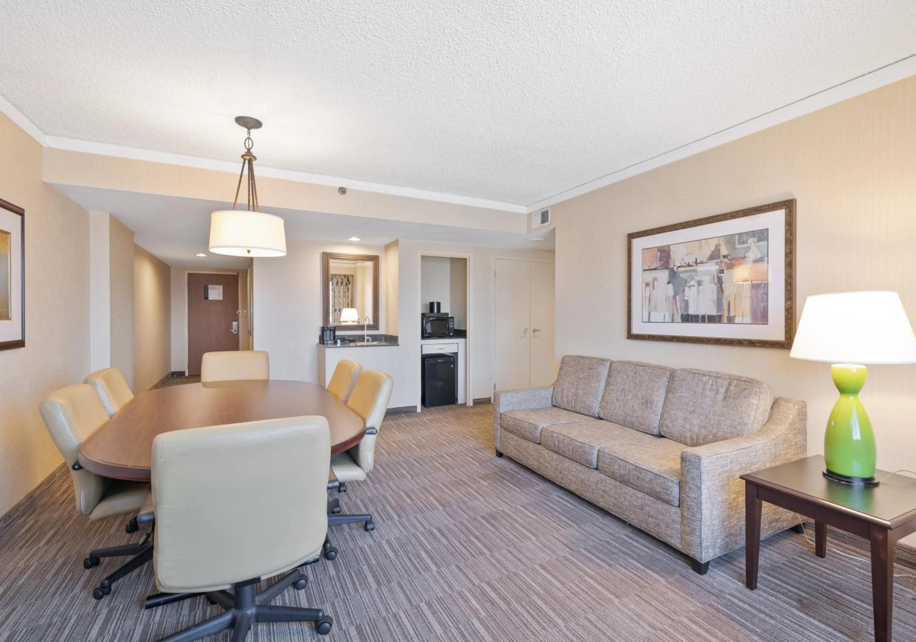 Living room in Harmony Suites Secaucus Meadowlands