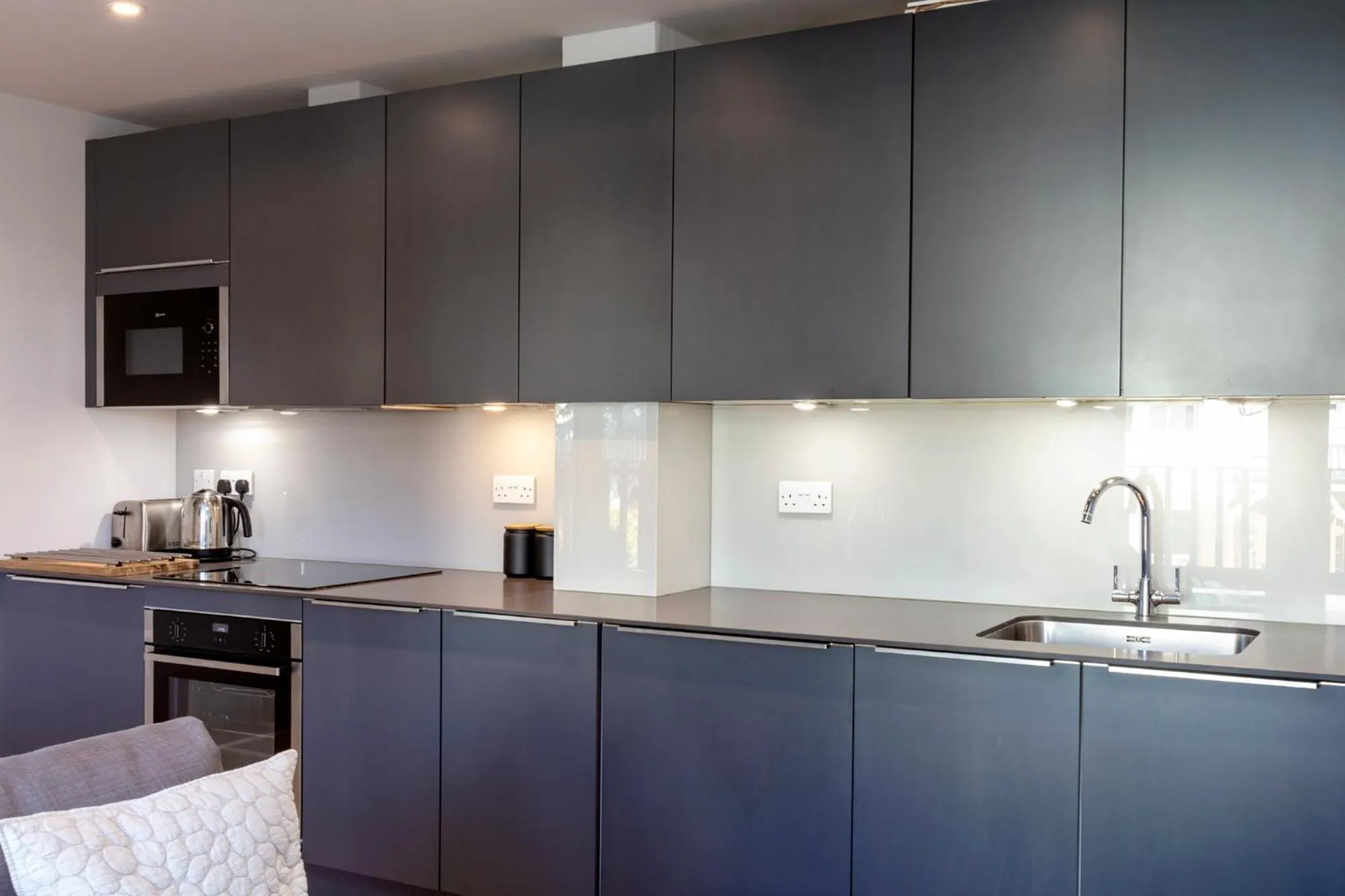 Hampden Apartments - The Anne